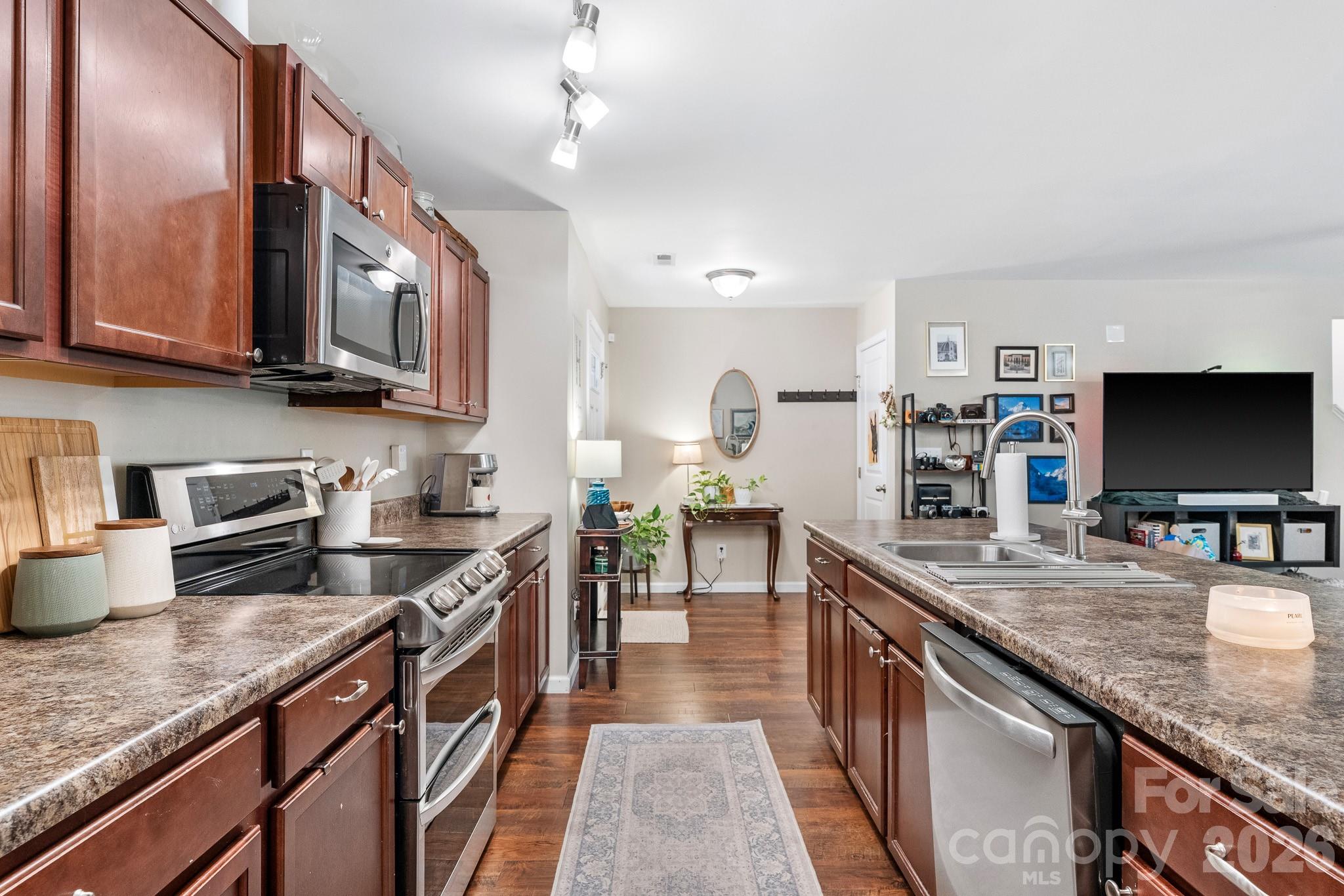 1631 Hooper Court — Charlotte