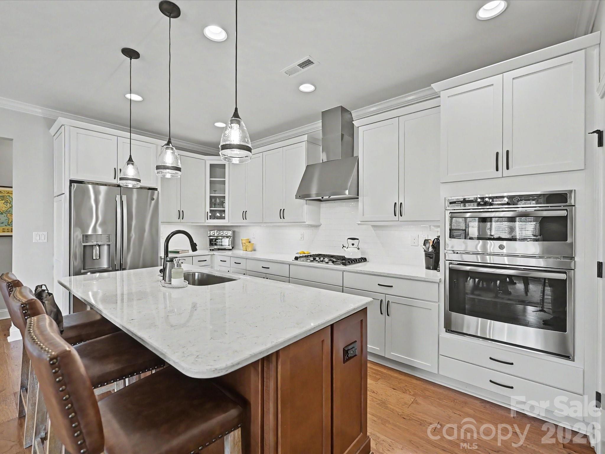 2202 Lincolnshire Lane — Wesley Chapel
