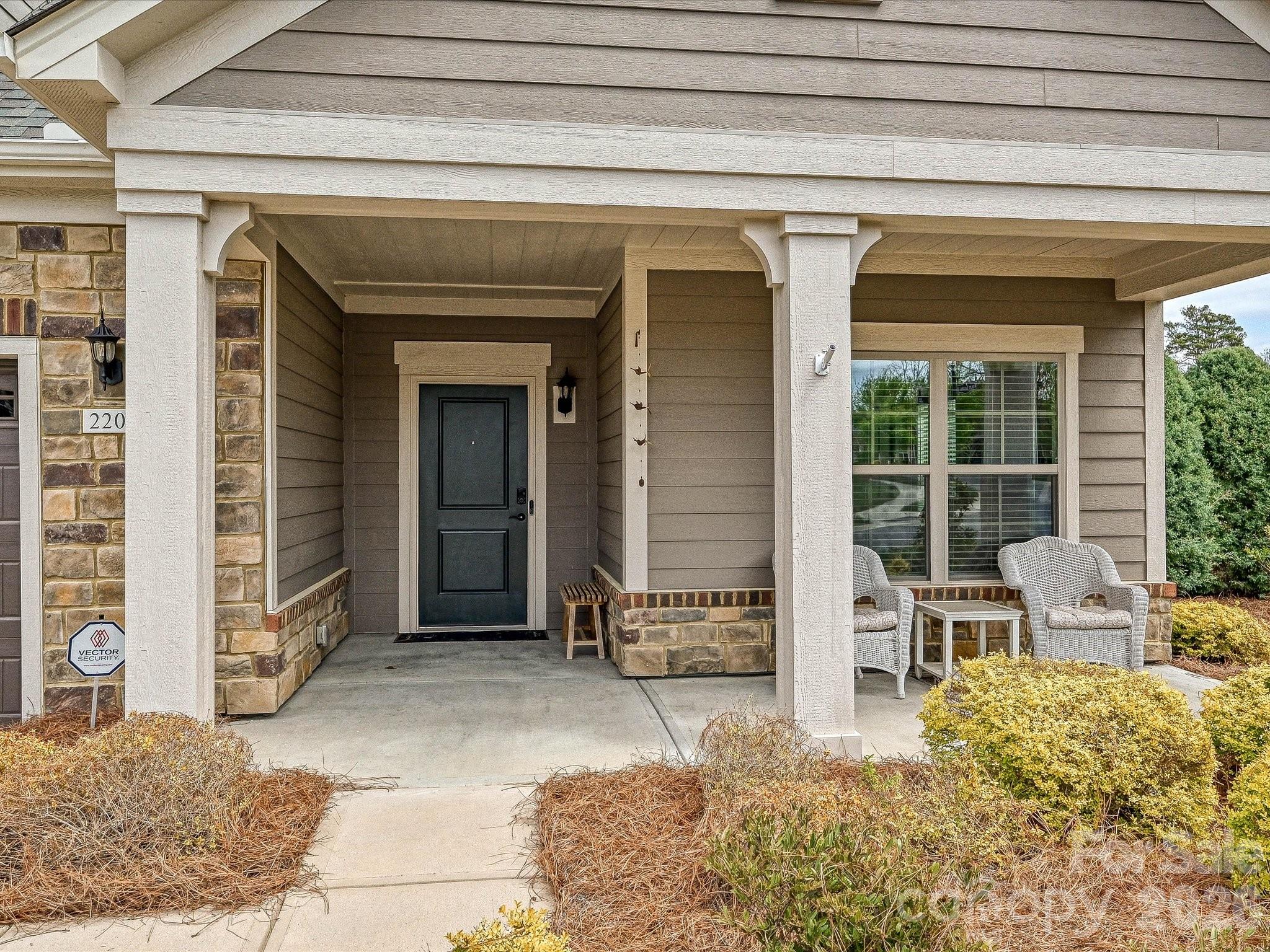 2202 Lincolnshire Lane — Wesley Chapel