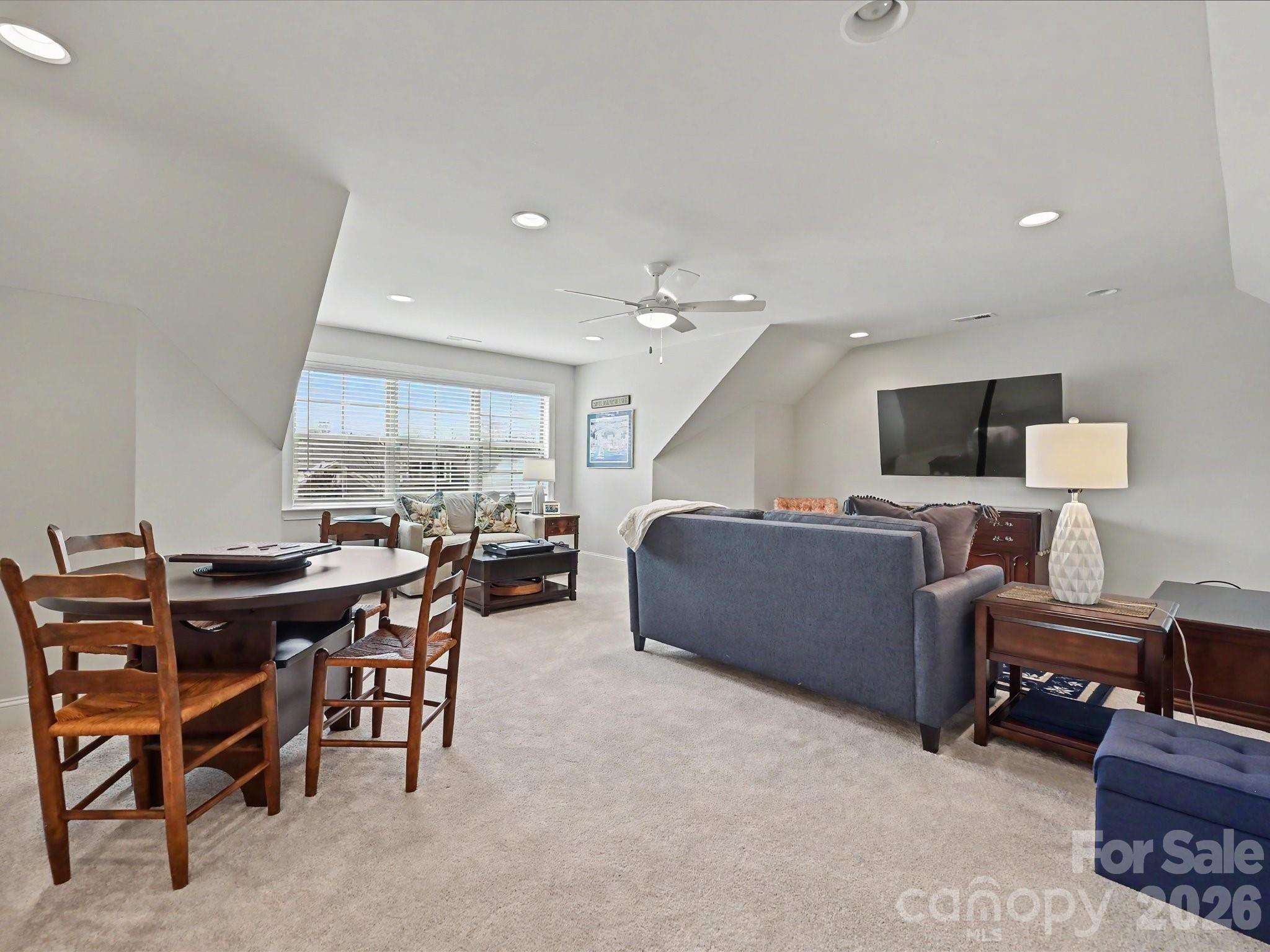 2202 Lincolnshire Lane — Wesley Chapel