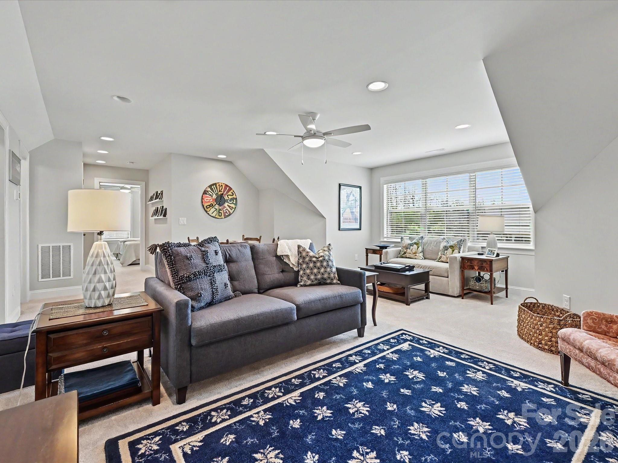 2202 Lincolnshire Lane — Wesley Chapel