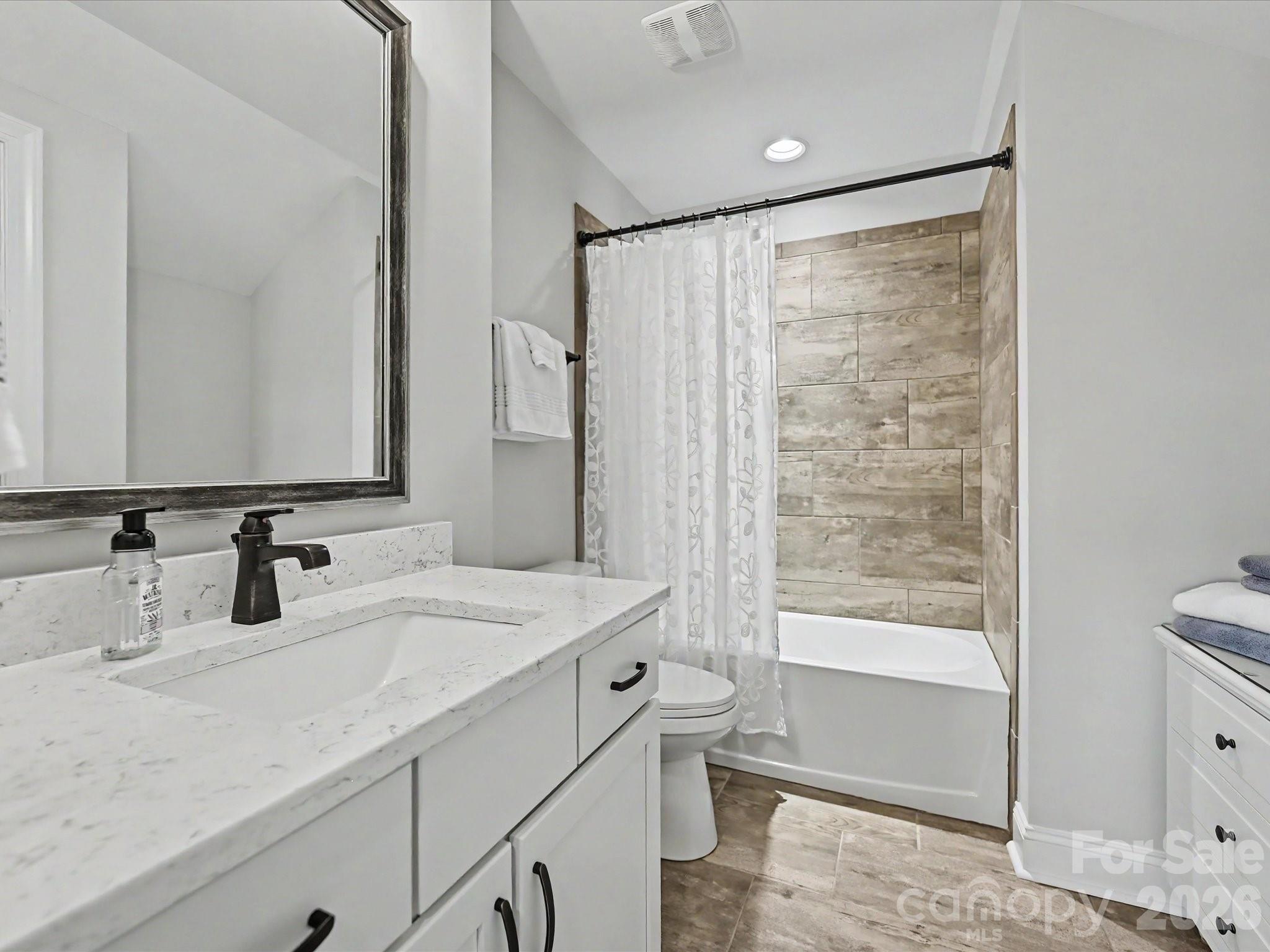 2202 Lincolnshire Lane — Wesley Chapel