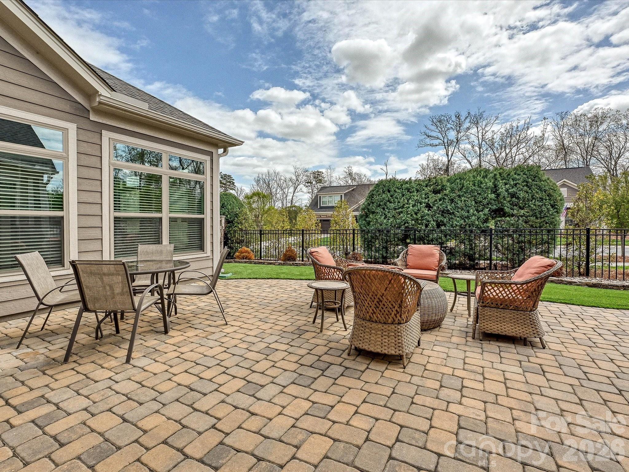 2202 Lincolnshire Lane — Wesley Chapel