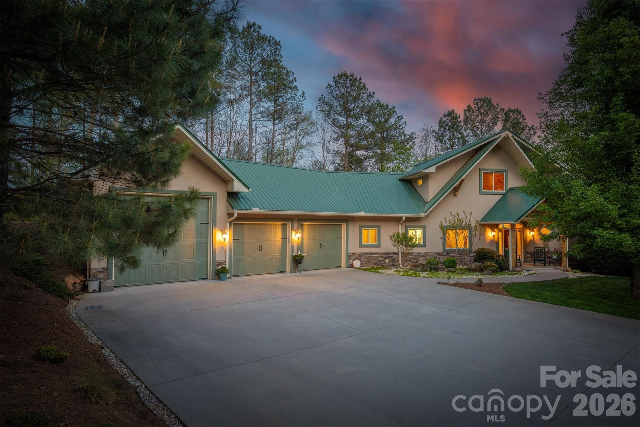 2224 W Paradise Harbor Drive — Connelly Springs
