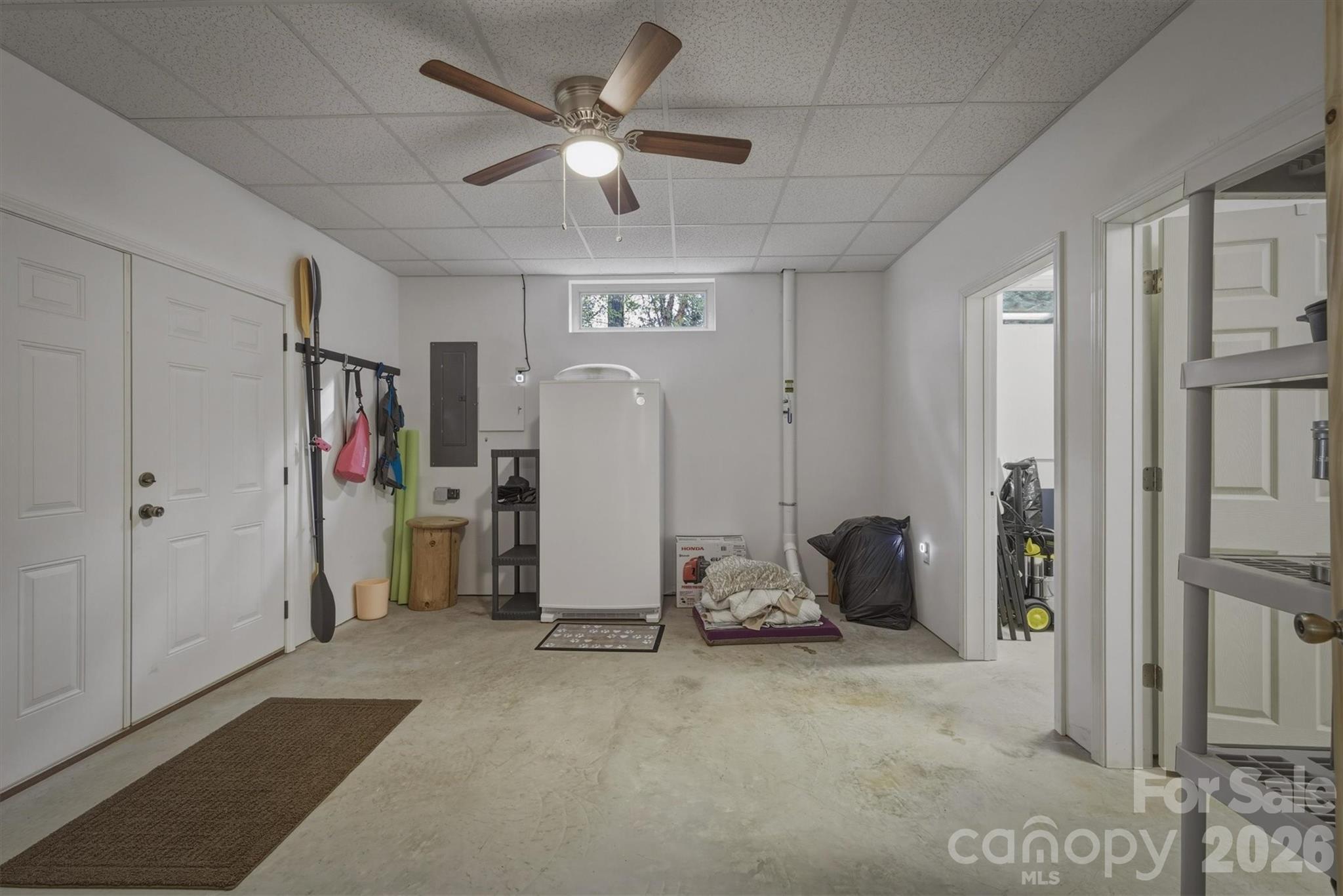 2224 W Paradise Harbor Drive — Connelly Springs