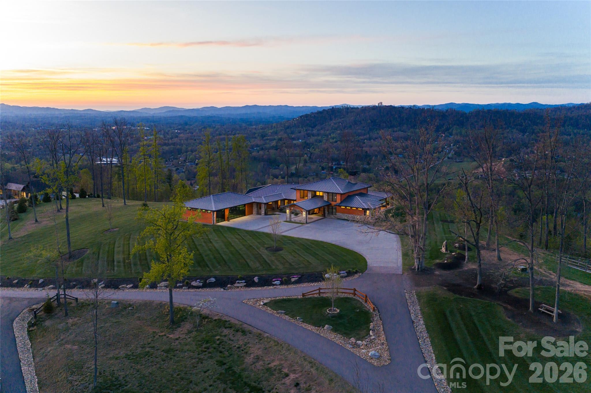 170 Bear View Road — Weaverville