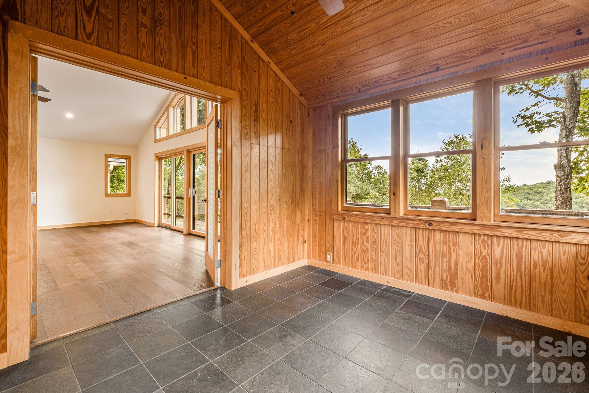 55 Glade Lane — Black Mountain