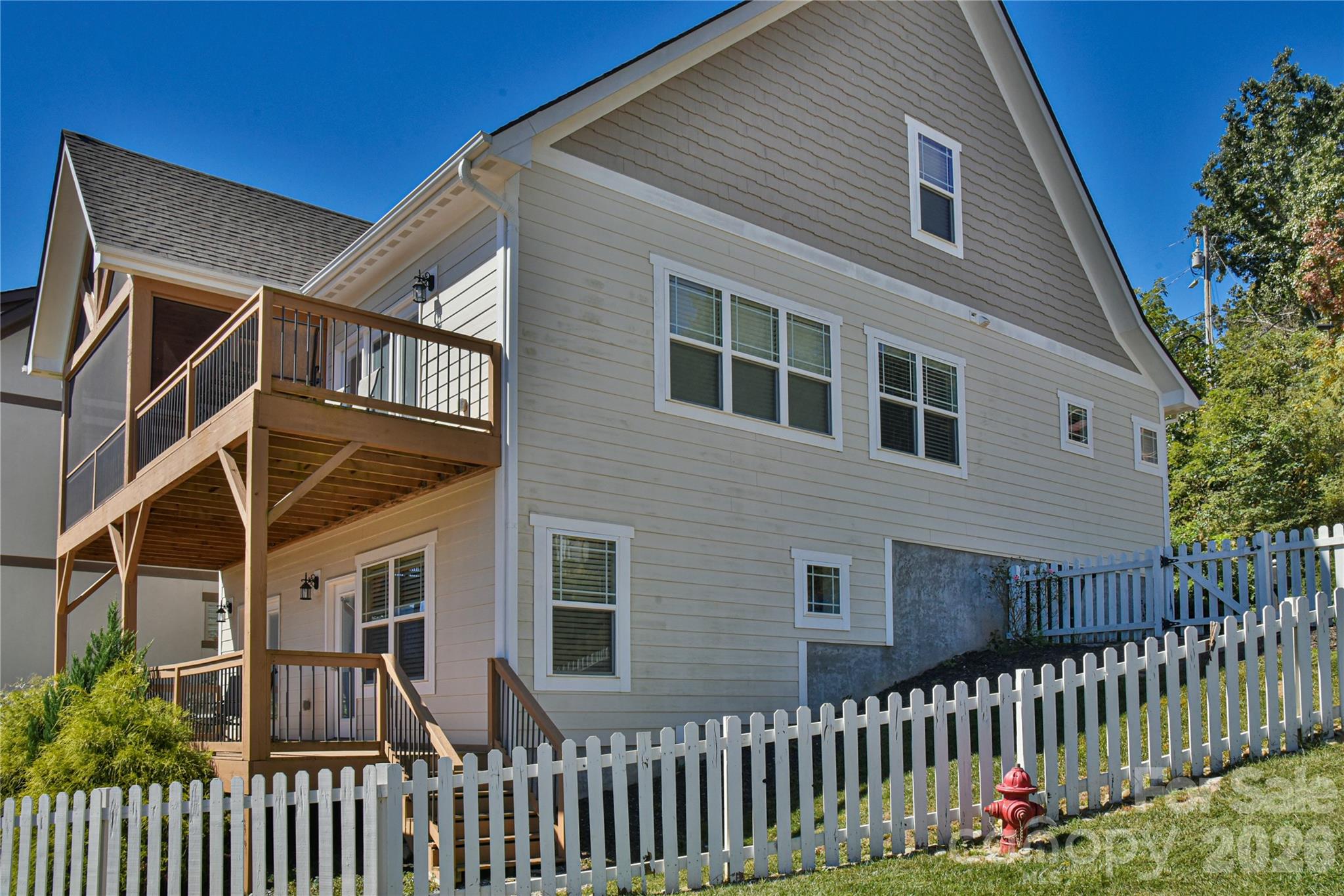 3 Leeds Lane — Black Mountain