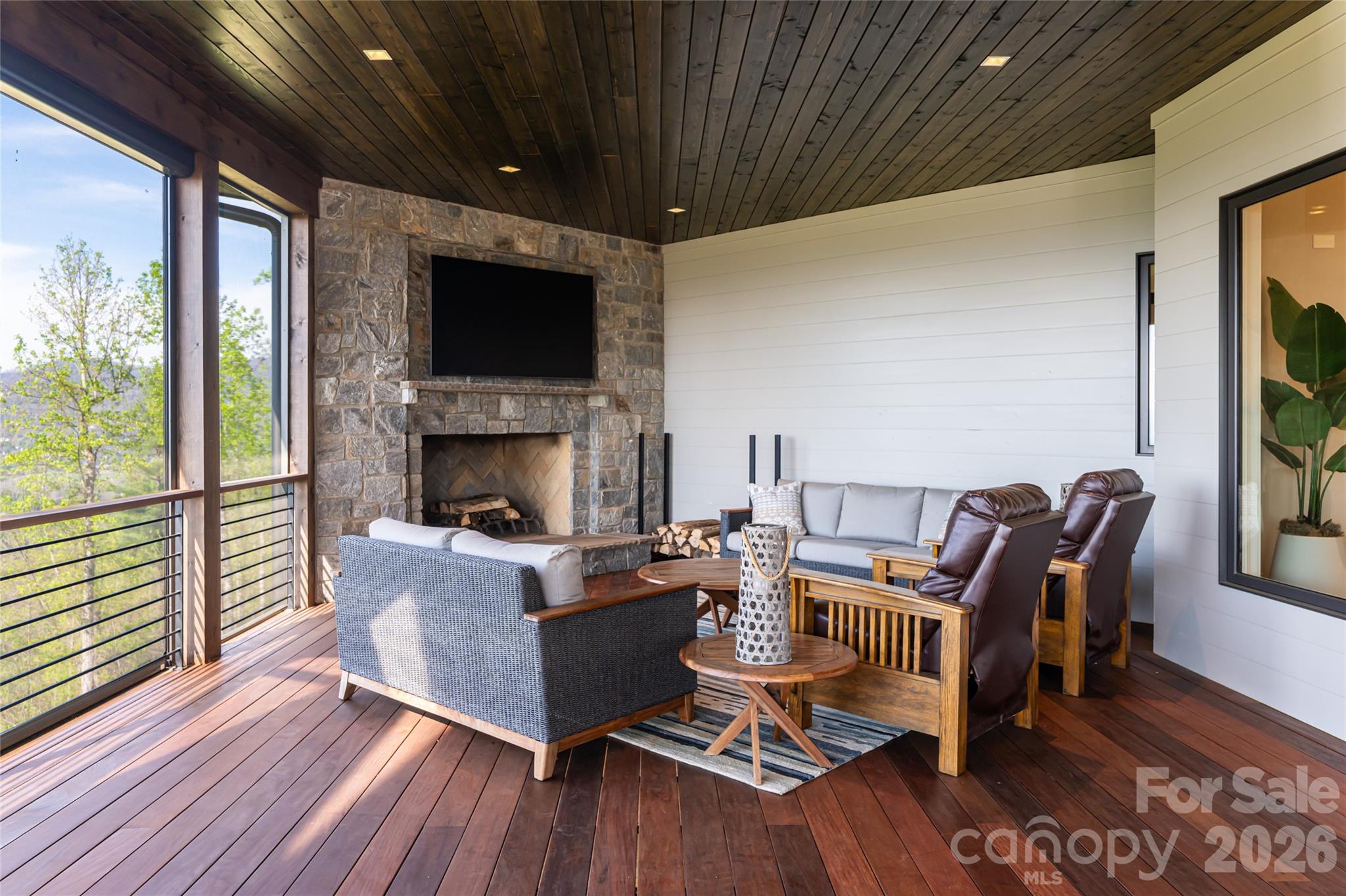 154 Bear View Road — Weaverville