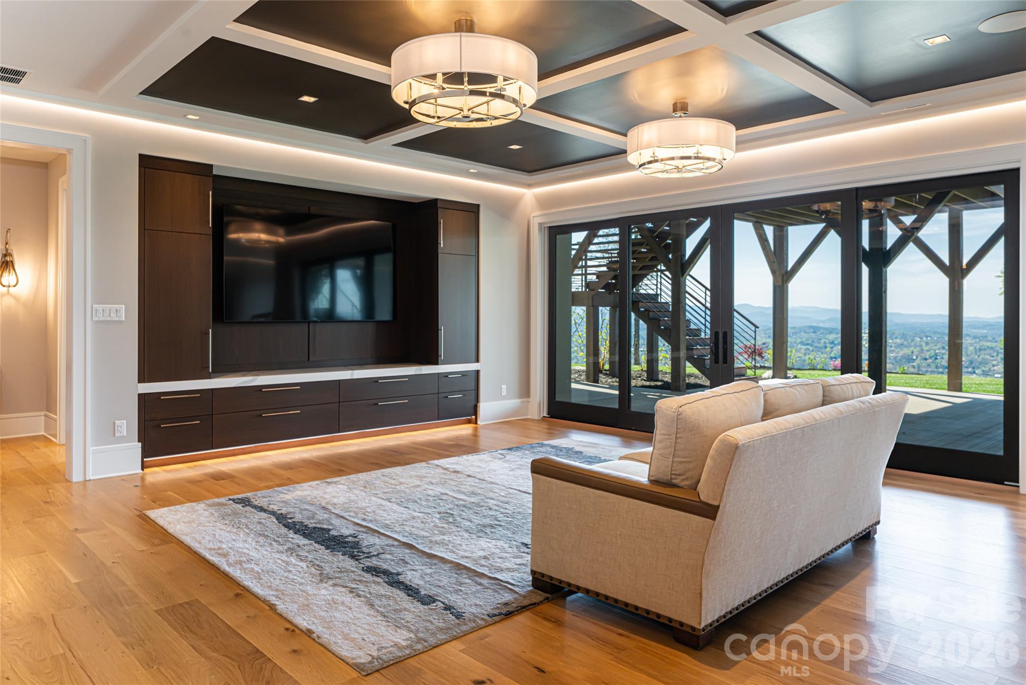 154 Bear View Road — Weaverville
