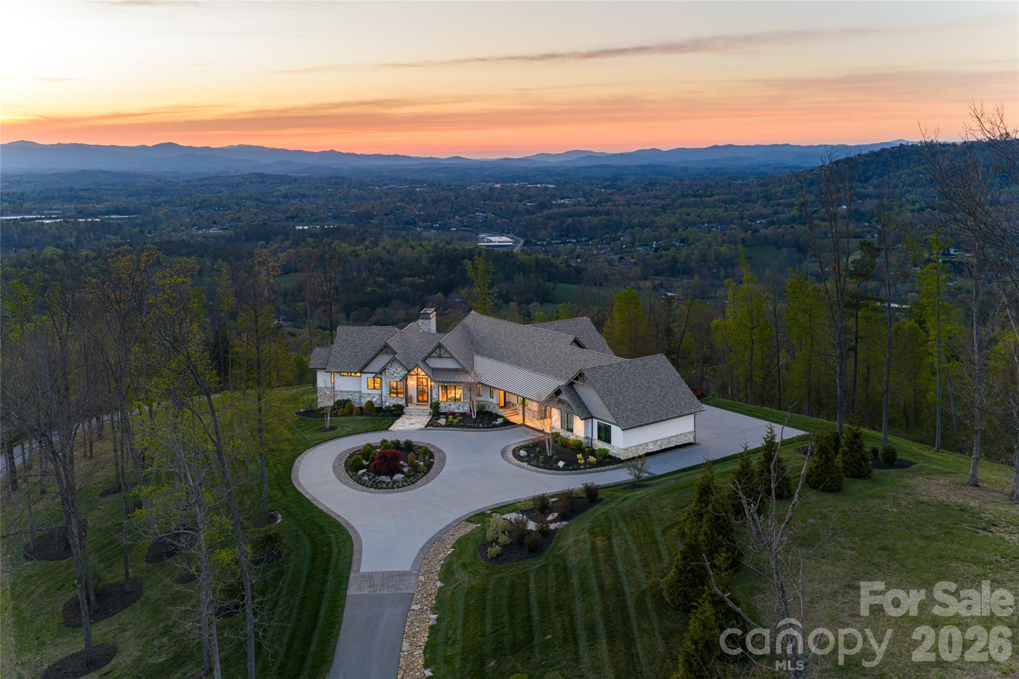 154 Bear View Road — Weaverville