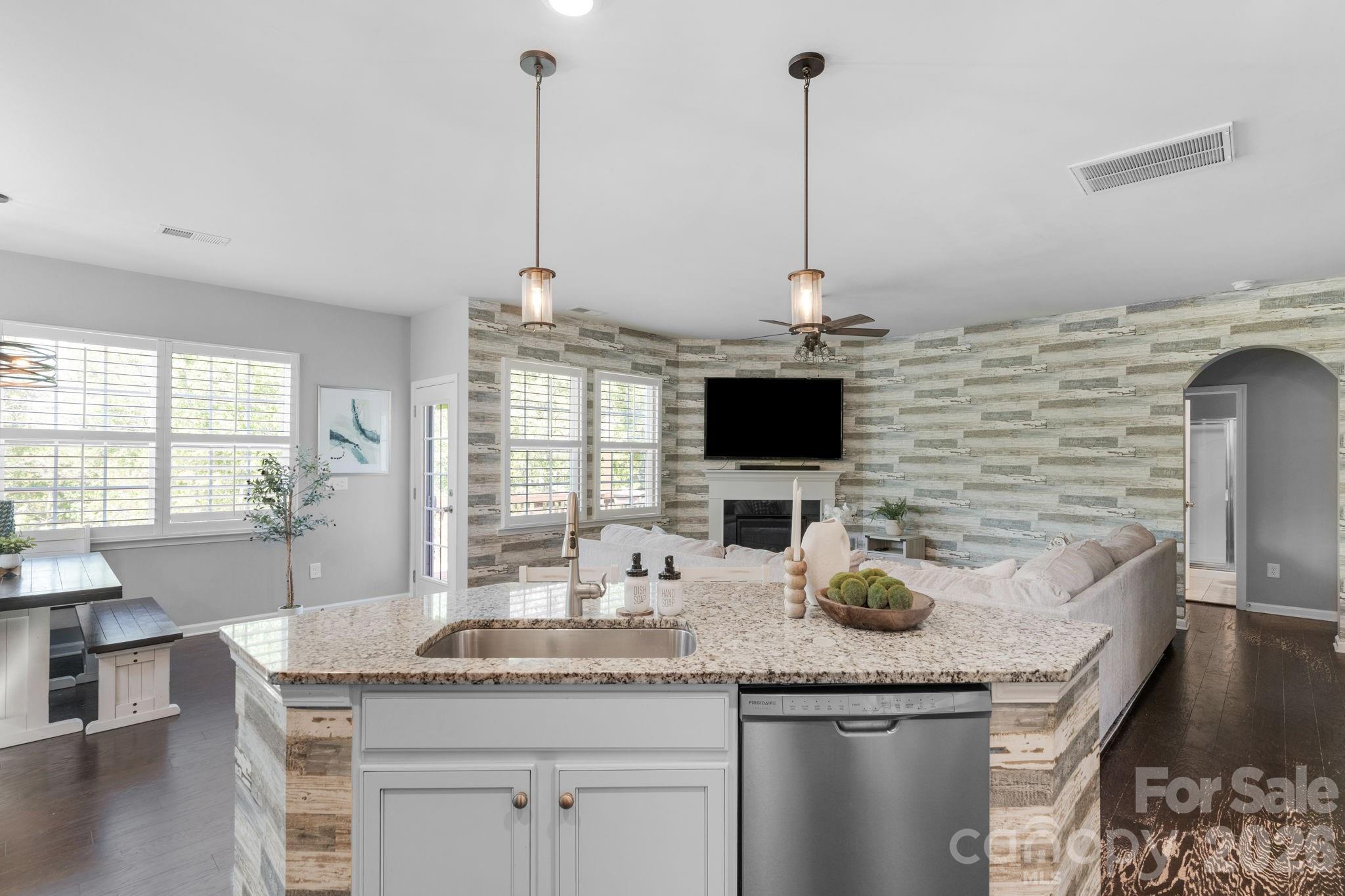 5000 Lily Pond Circle — Waxhaw