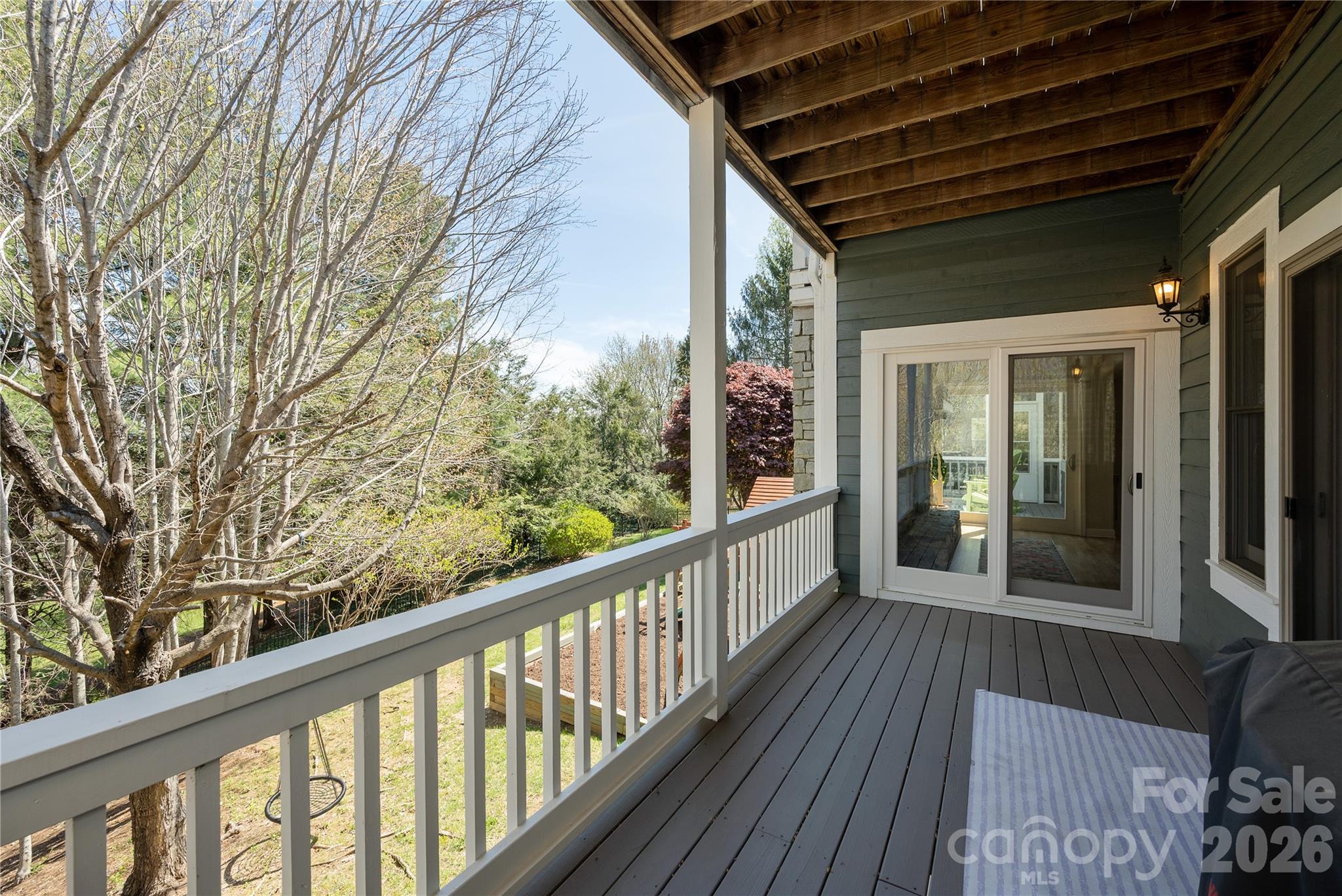102 Brookhollow Drive — Flat Rock