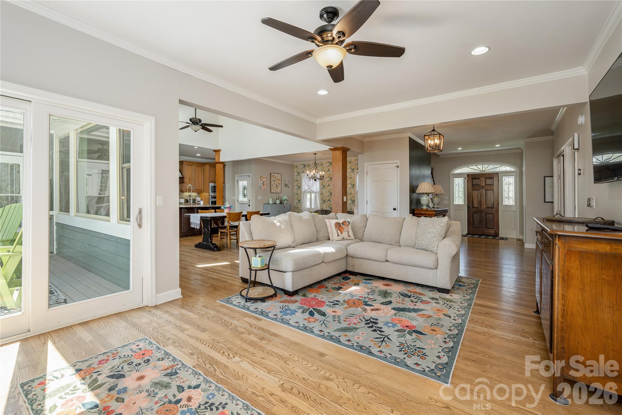 102 Brookhollow Drive — Flat Rock