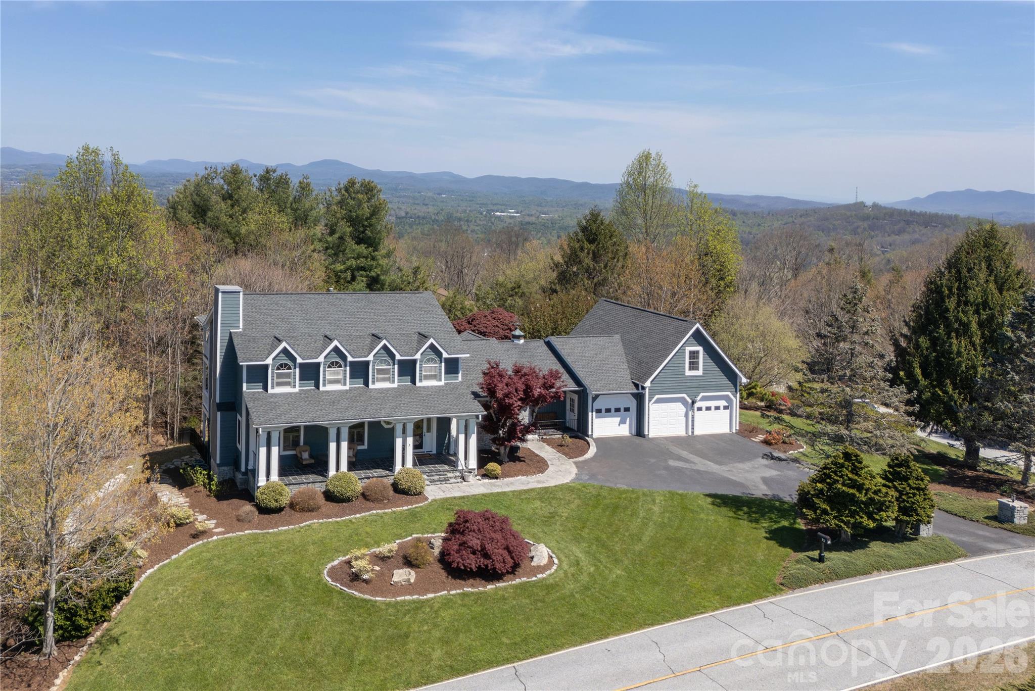 102 Brookhollow Drive — Flat Rock