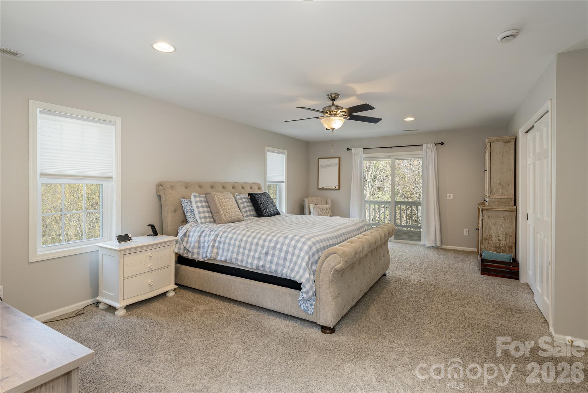 102 Brookhollow Drive — Flat Rock