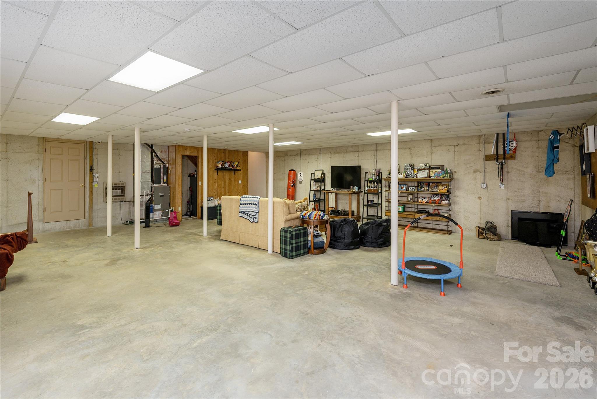102 Brookhollow Drive — Flat Rock