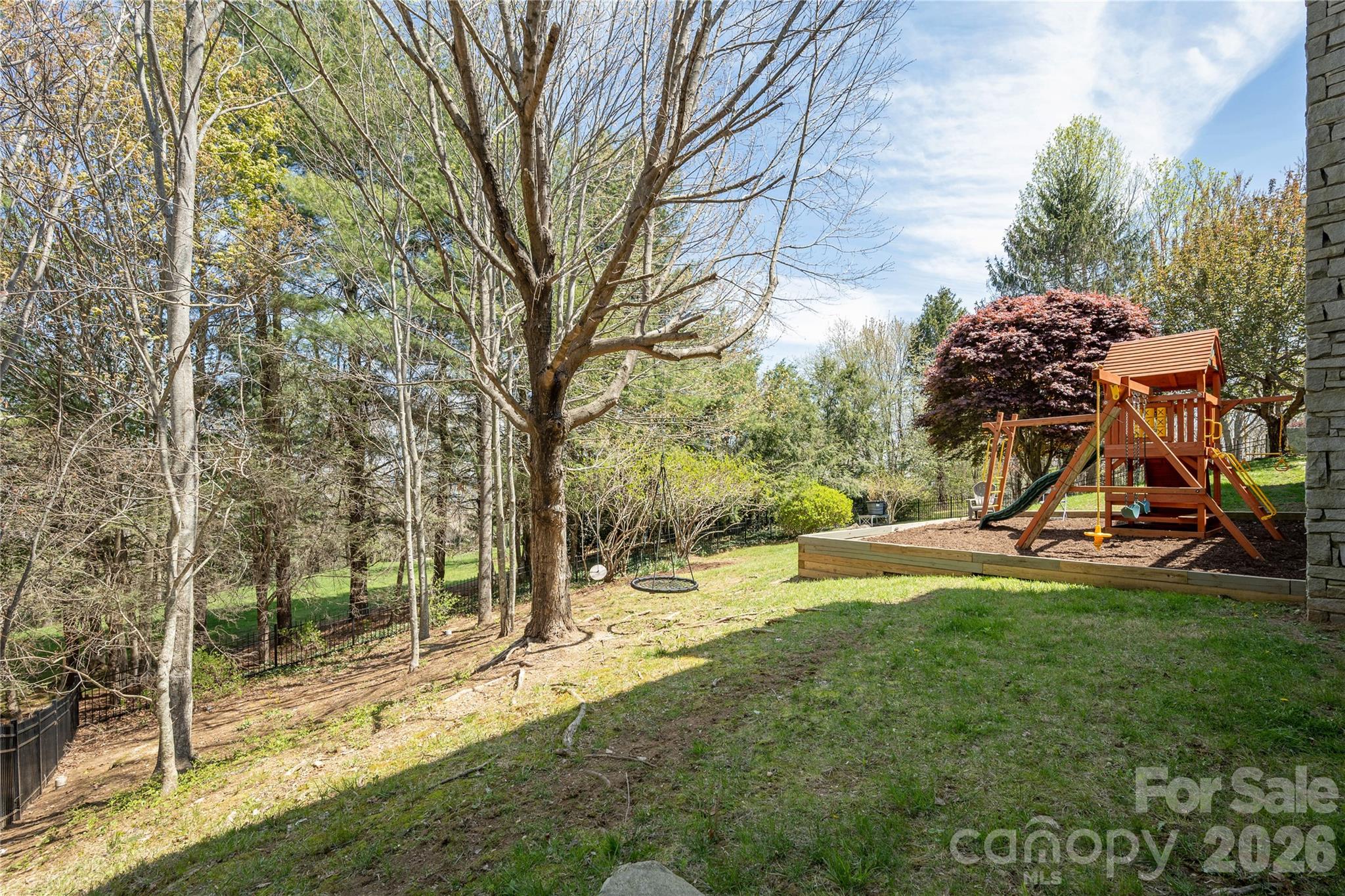 102 Brookhollow Drive — Flat Rock