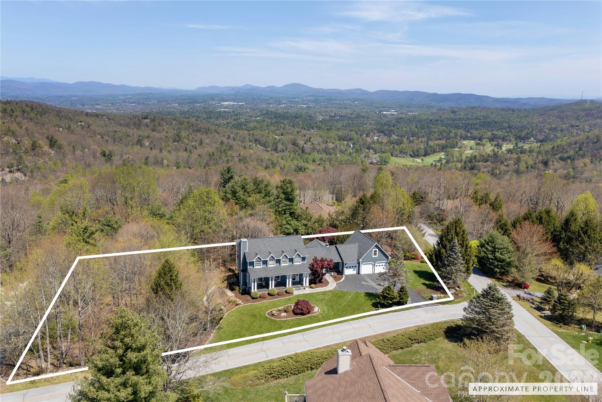 102 Brookhollow Drive — Flat Rock