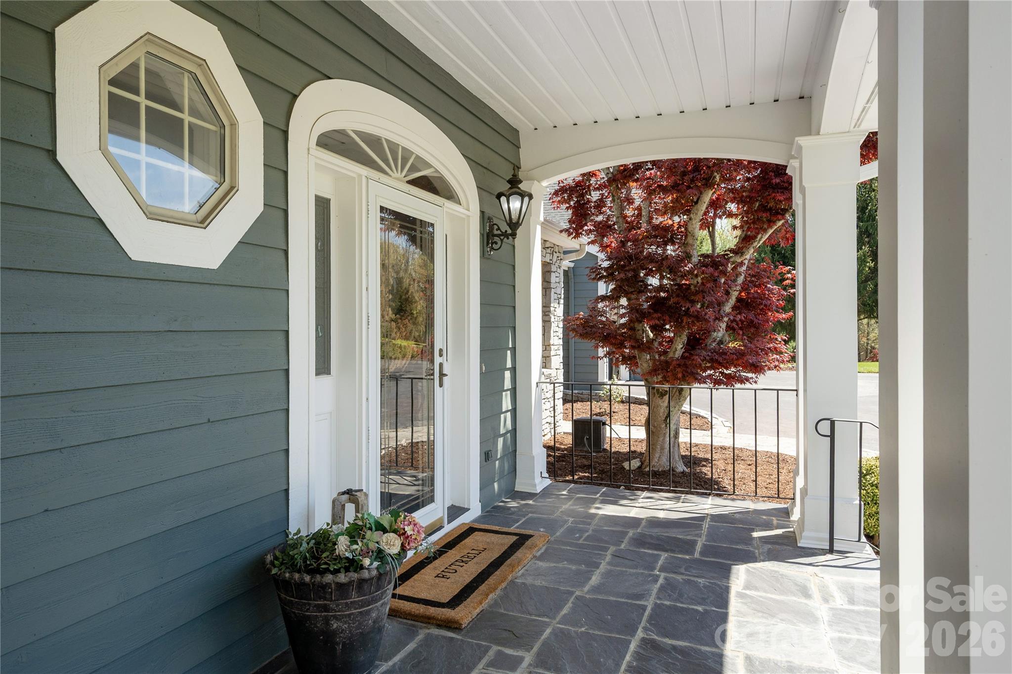 102 Brookhollow Drive — Flat Rock
