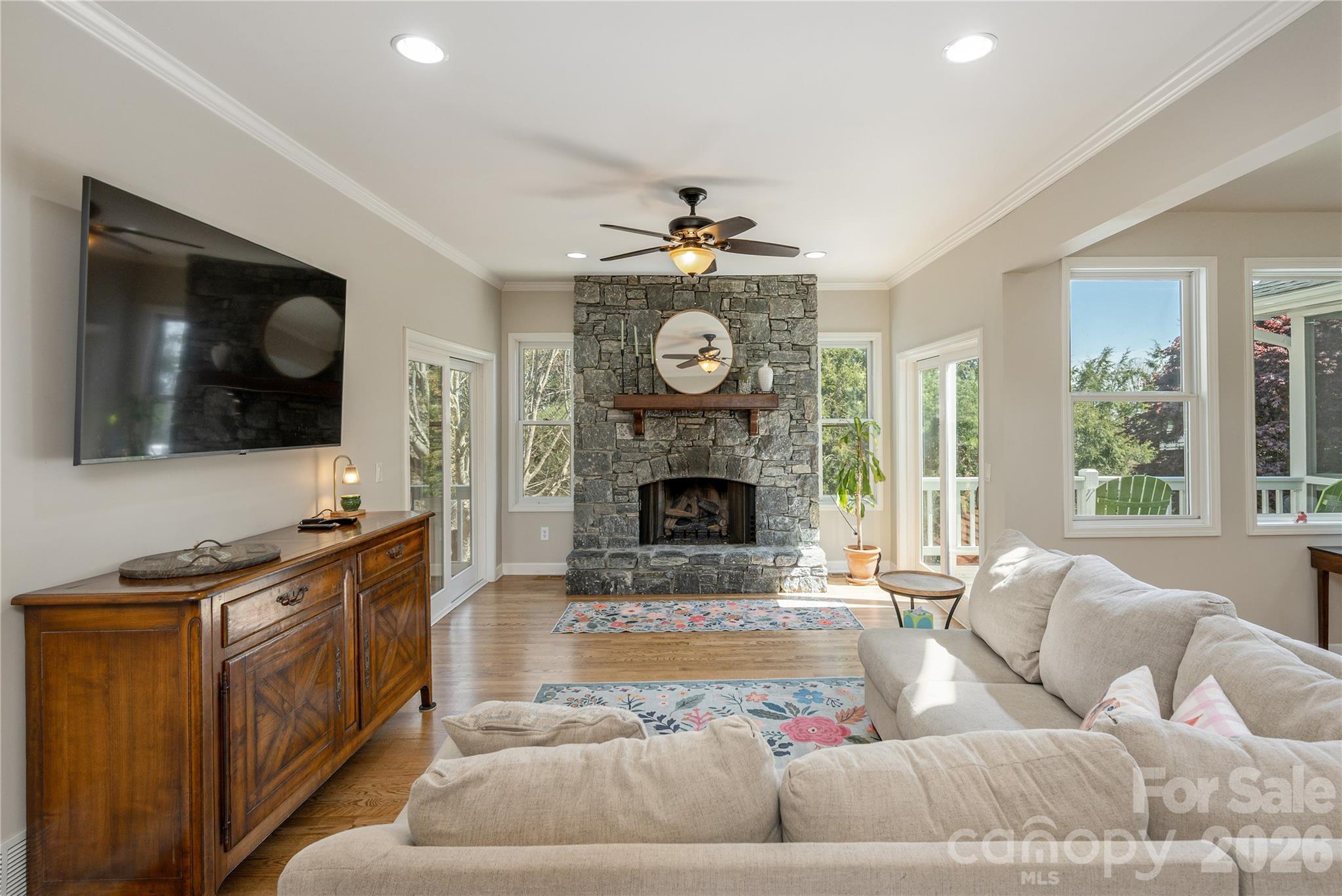 102 Brookhollow Drive — Flat Rock