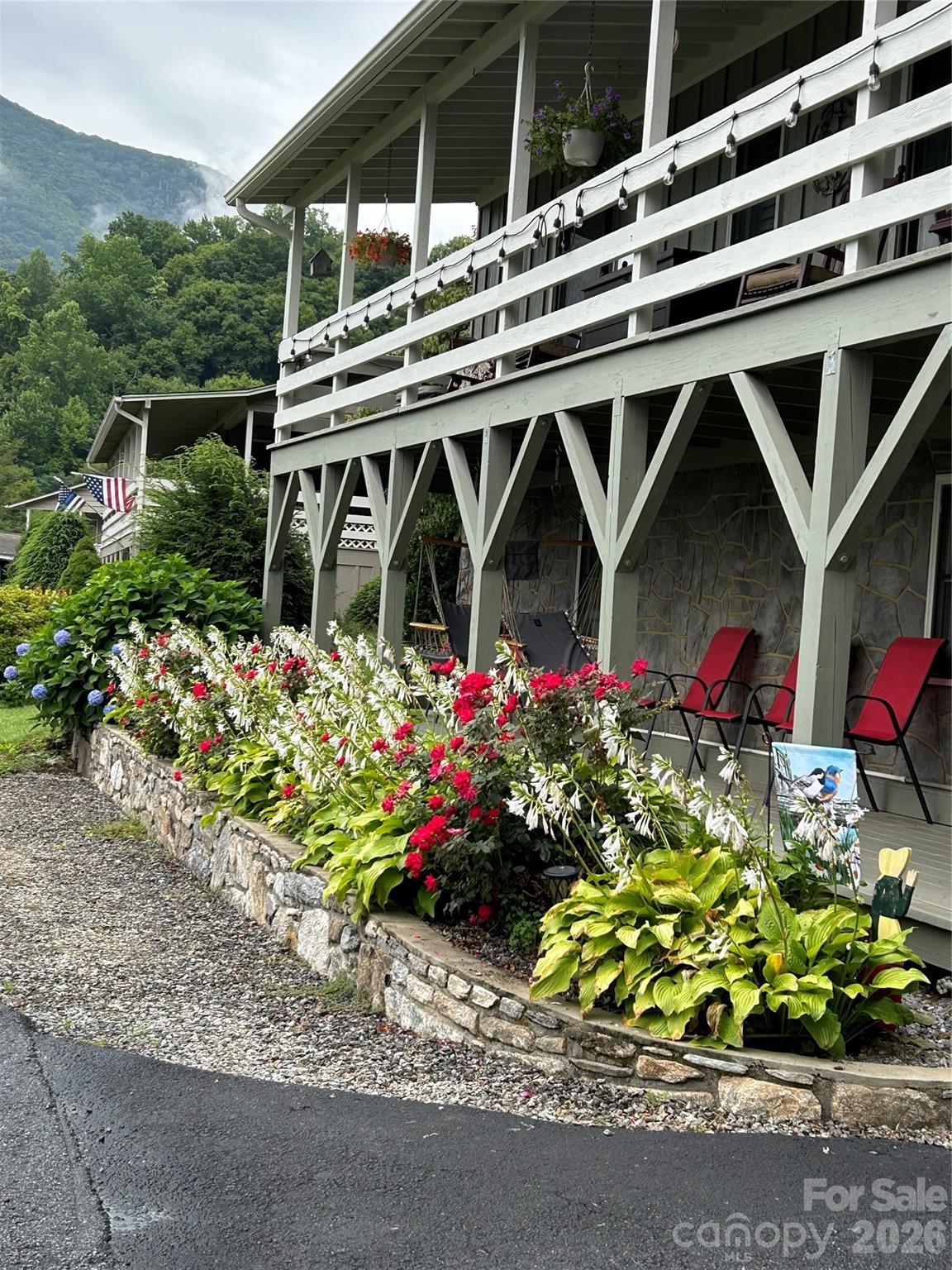 10 Onyx Lane — Maggie Valley