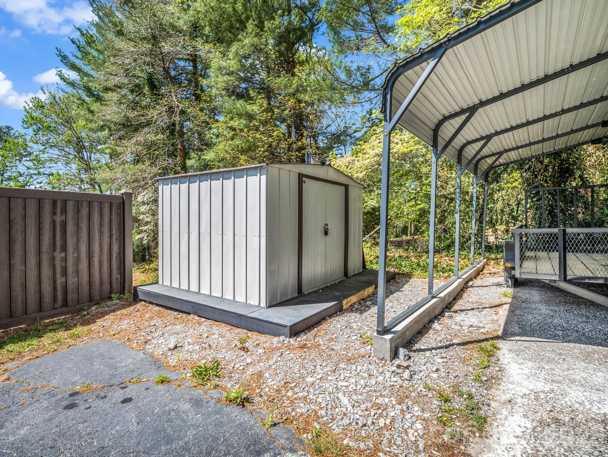 110 Chariton Avenue — Hendersonville