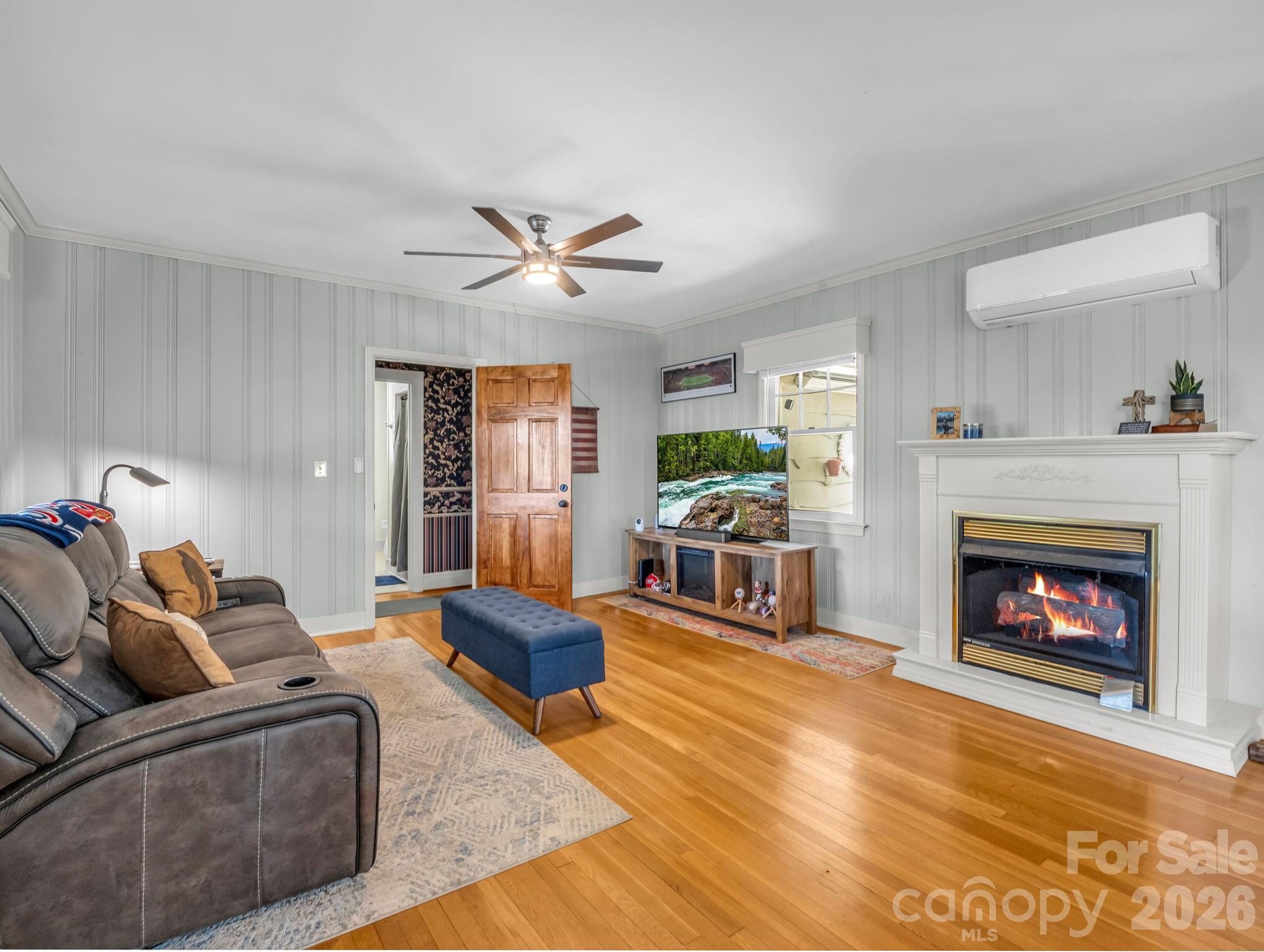 110 Chariton Avenue — Hendersonville