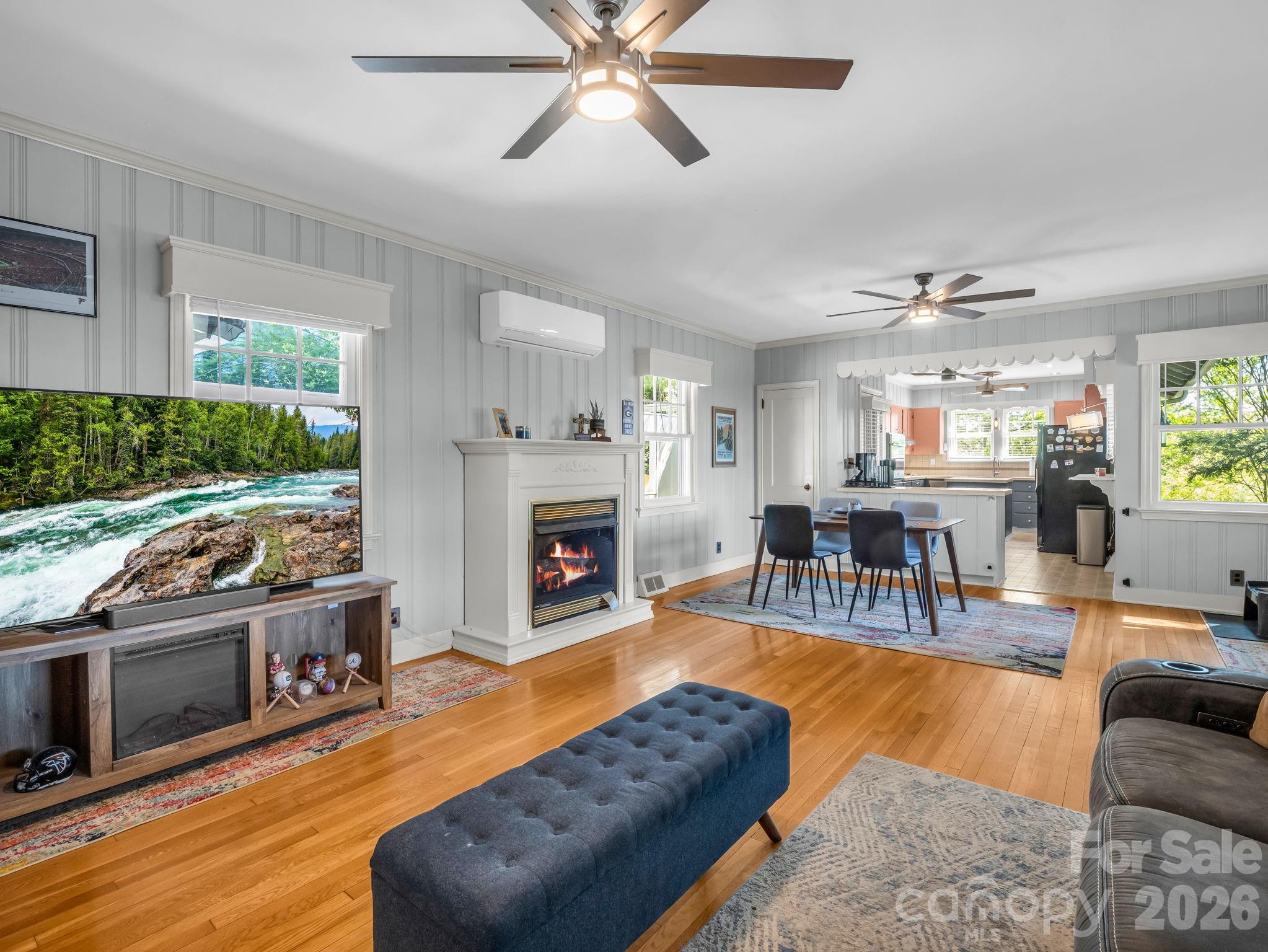 110 Chariton Avenue — Hendersonville