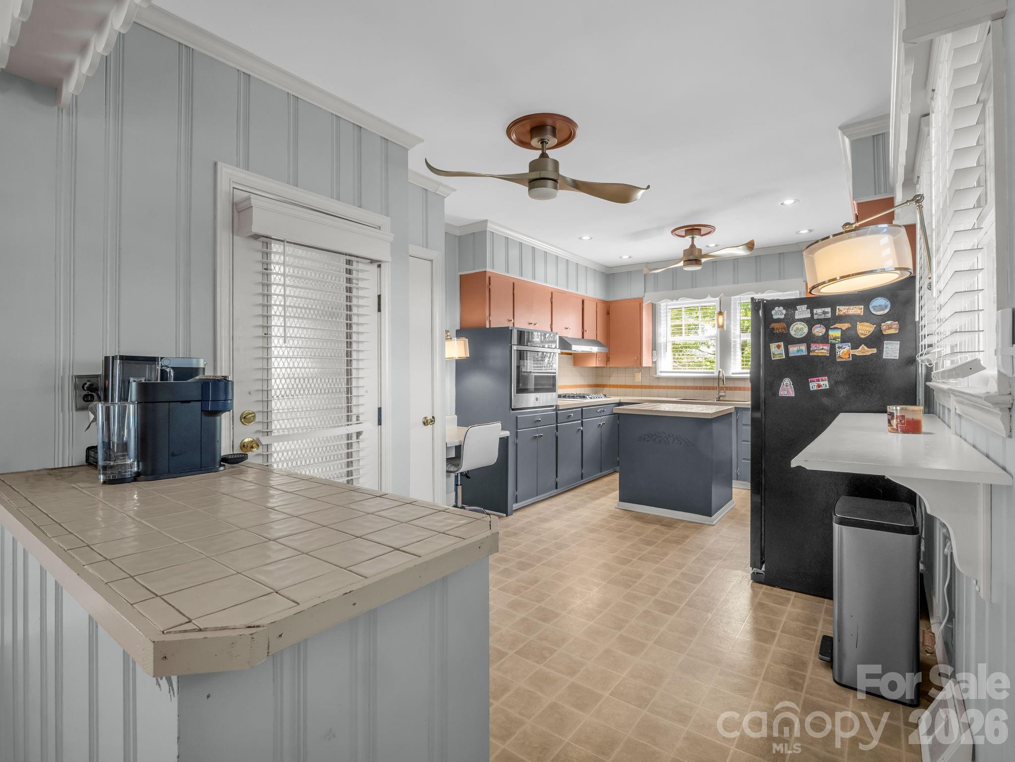 110 Chariton Avenue — Hendersonville