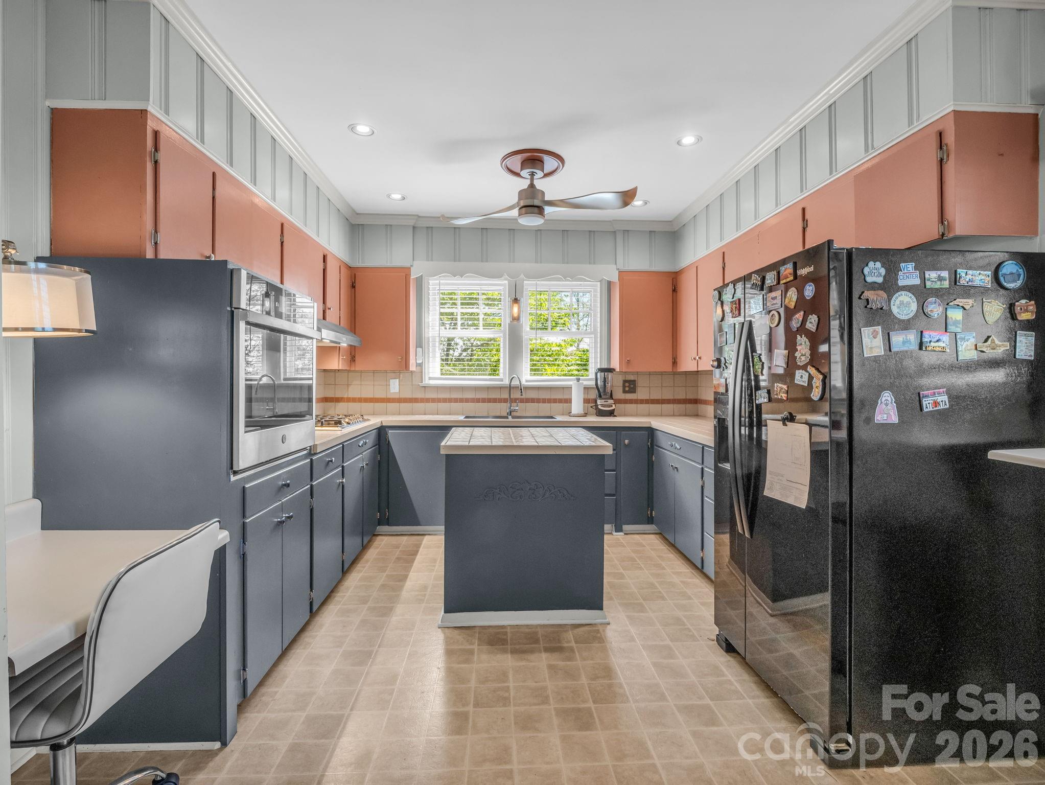 110 Chariton Avenue — Hendersonville