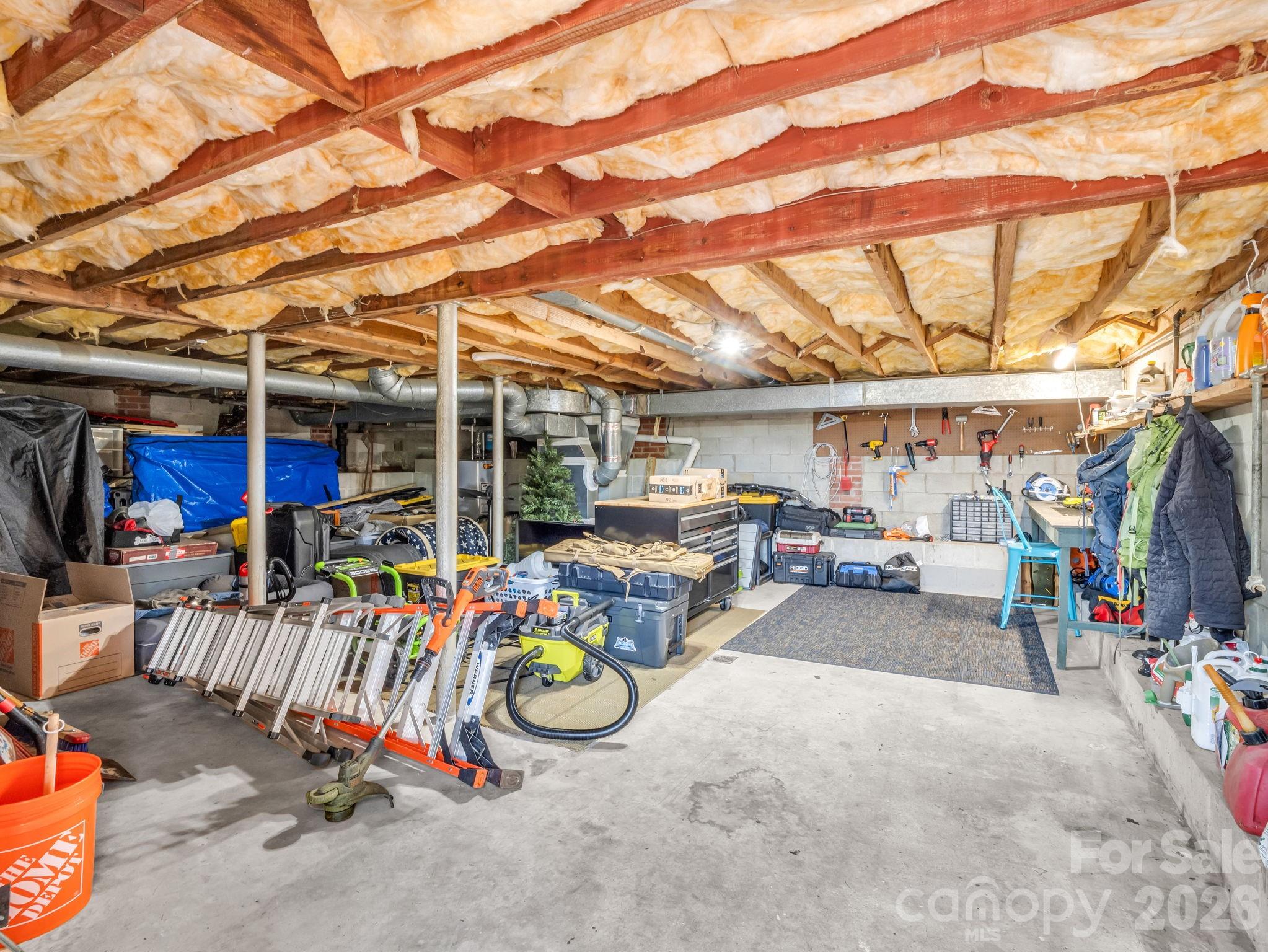 110 Chariton Avenue — Hendersonville