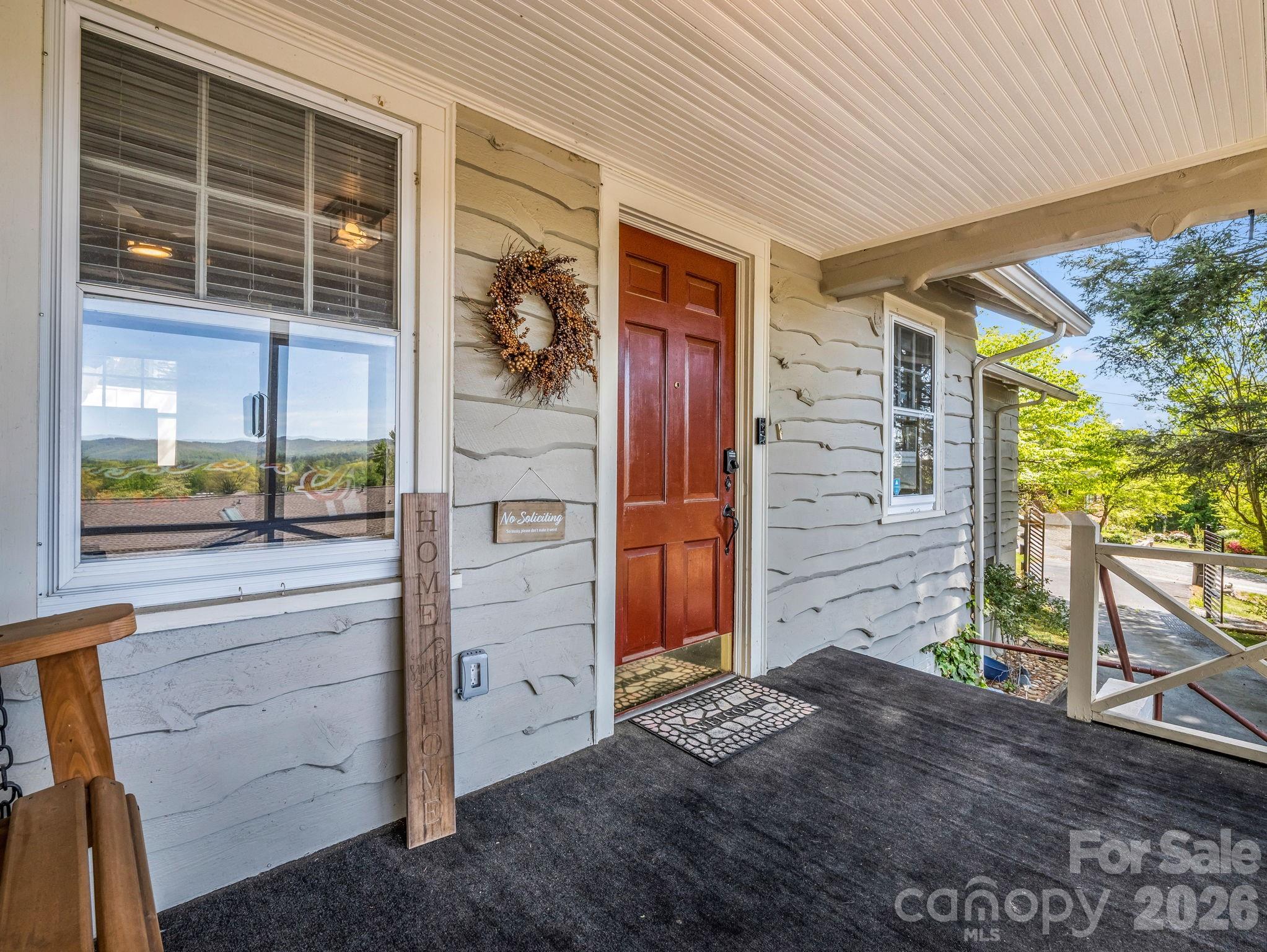 110 Chariton Avenue — Hendersonville