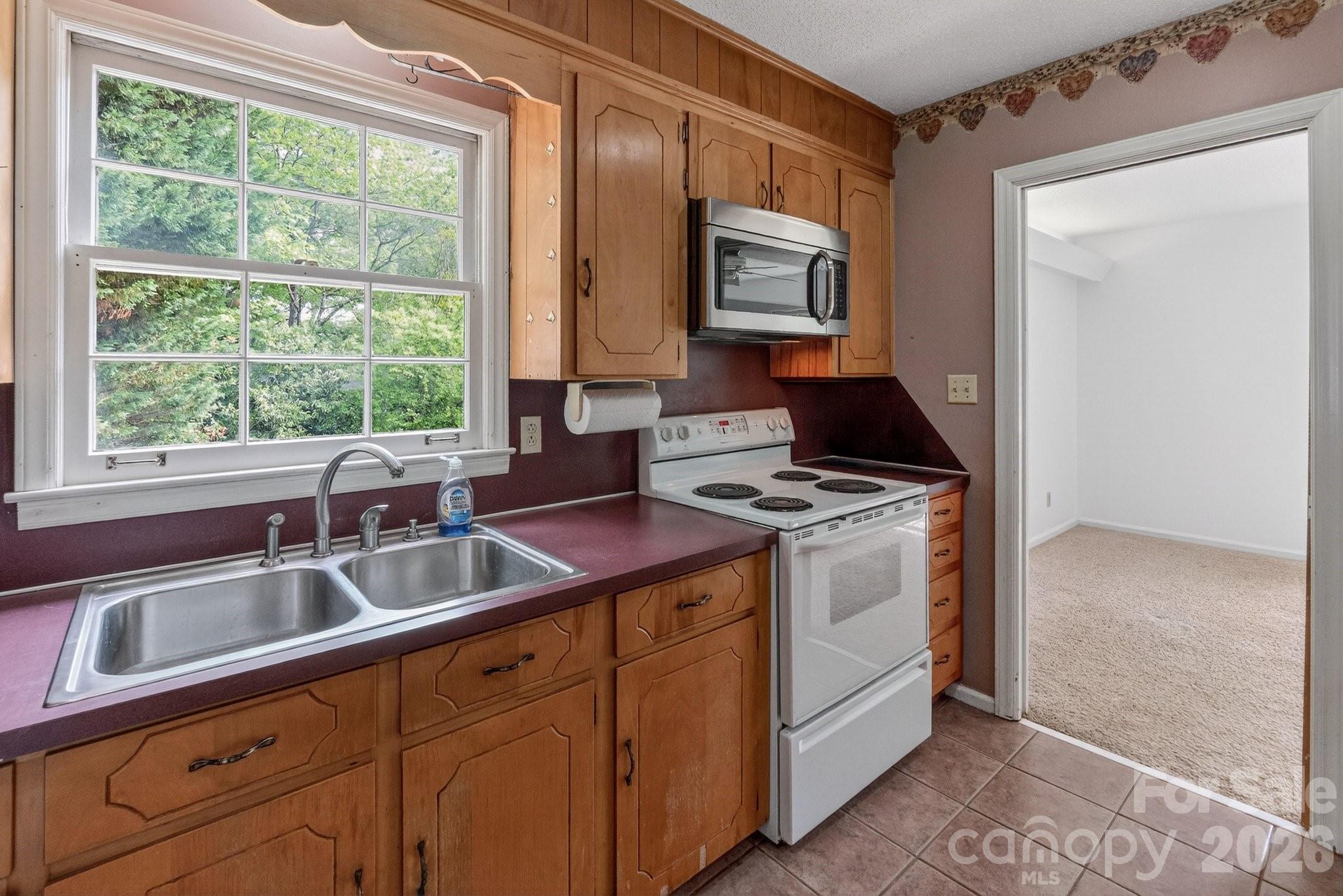 710 Twin Oaks Road — Davidson