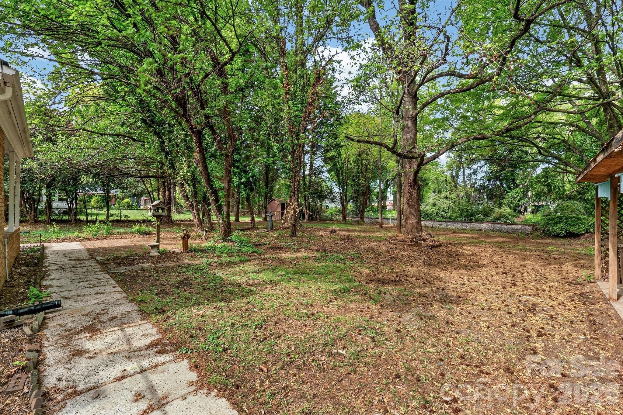 710 Twin Oaks Road — Davidson