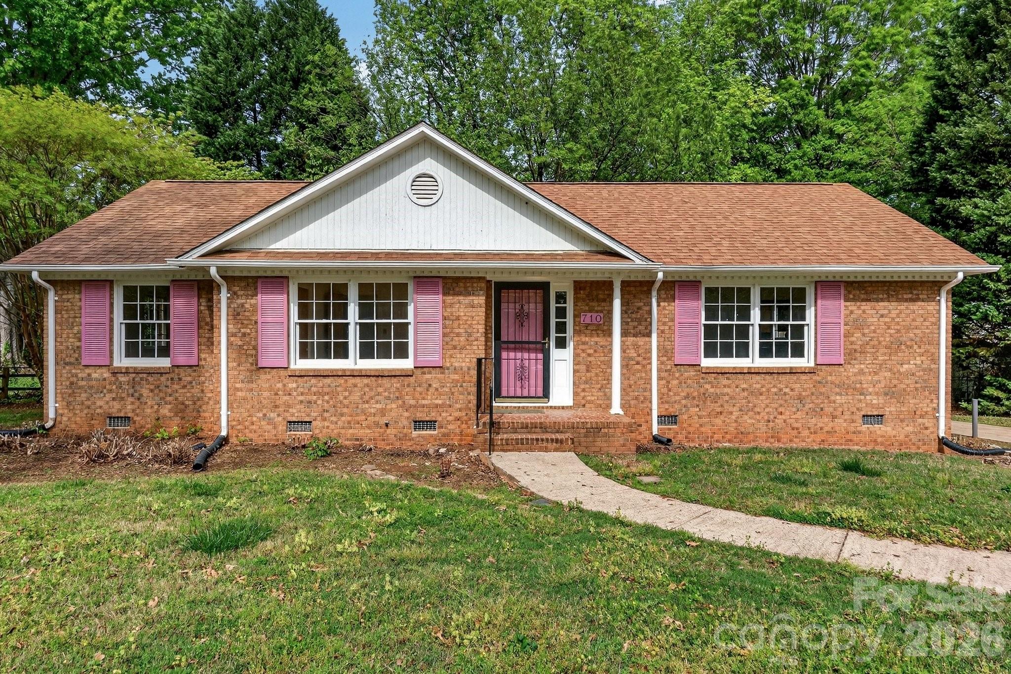 710 Twin Oaks Road — Davidson