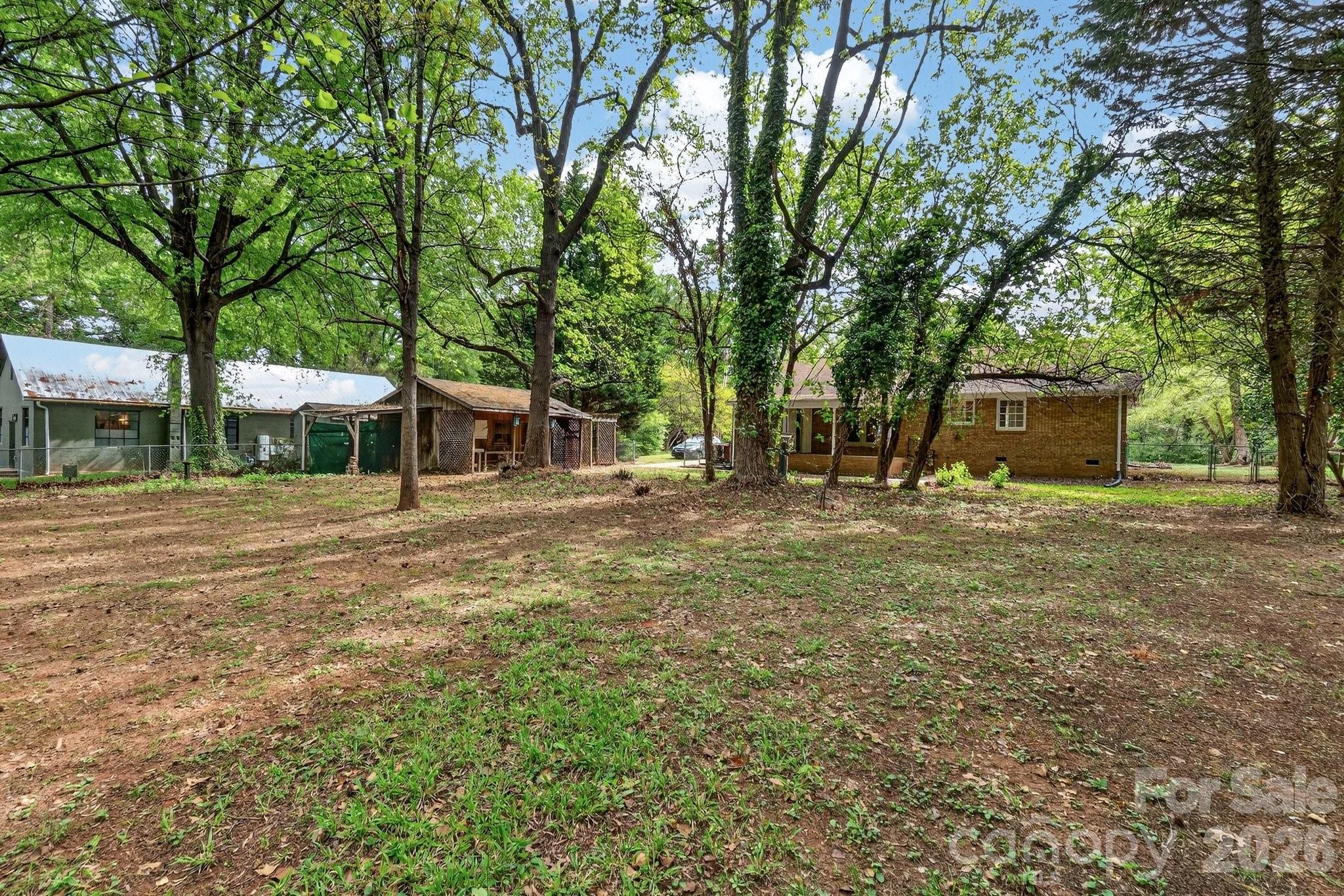 710 Twin Oaks Road — Davidson