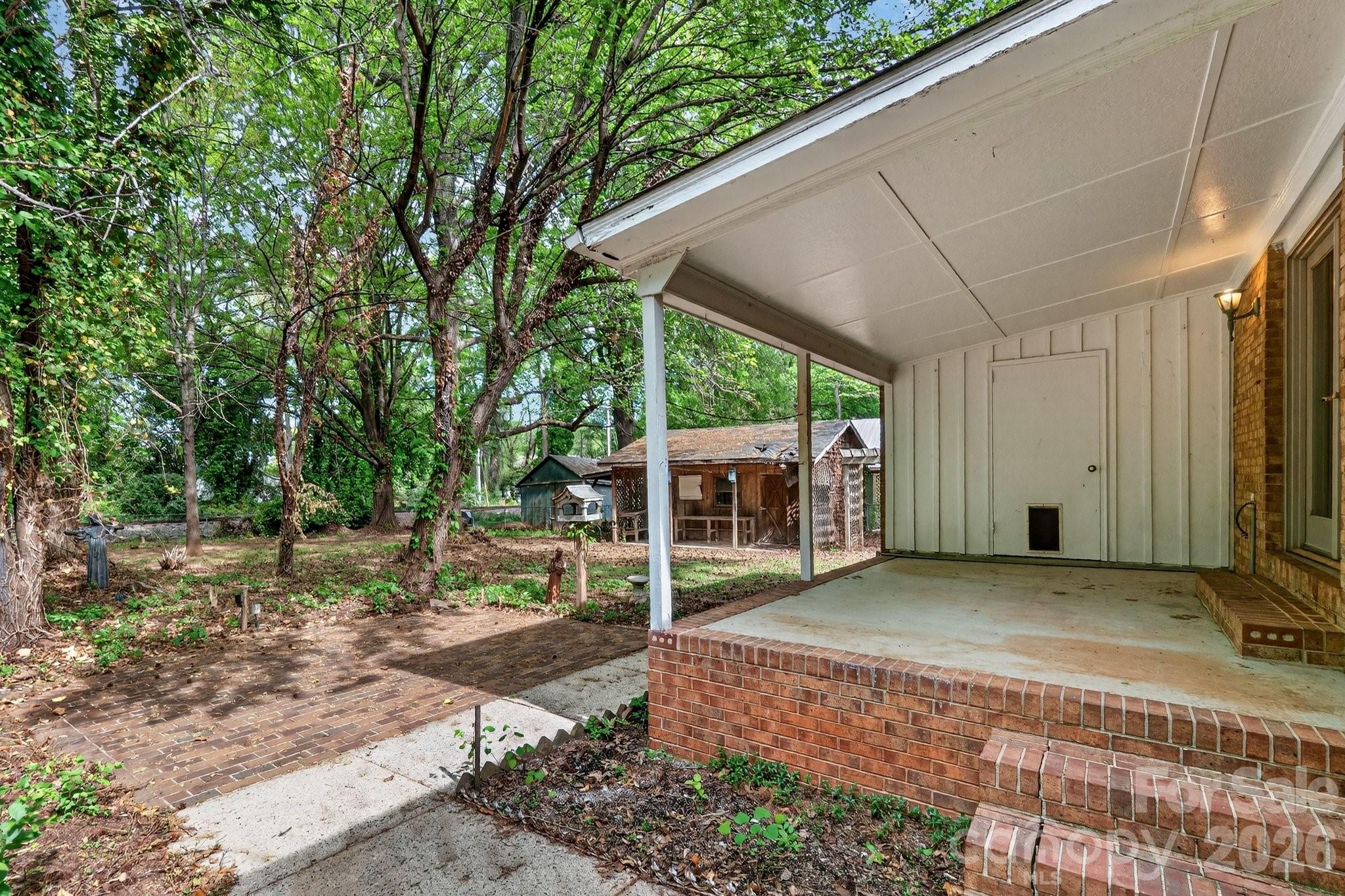 710 Twin Oaks Road — Davidson