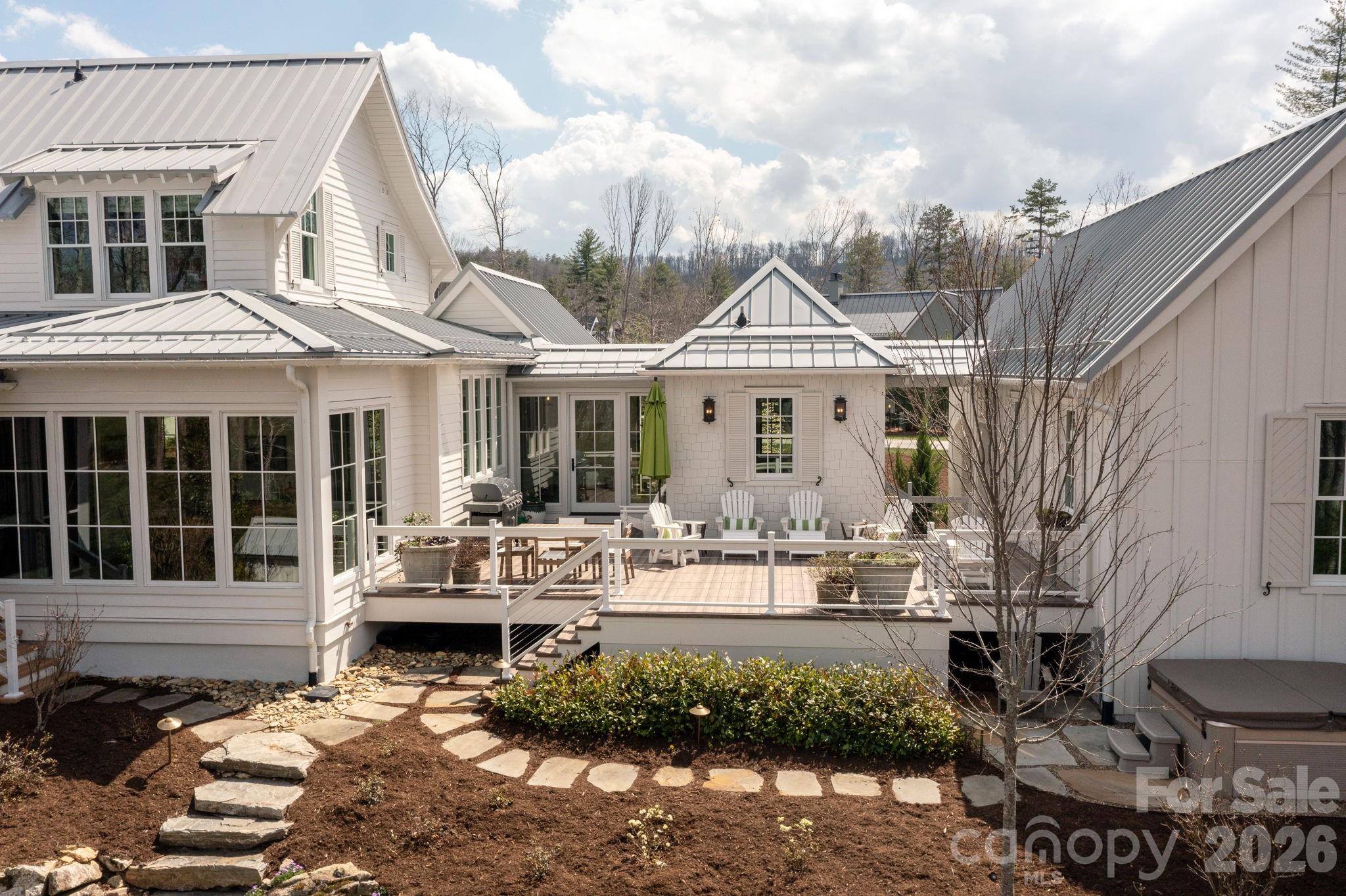 97 Emerald Necklace Drive — Asheville