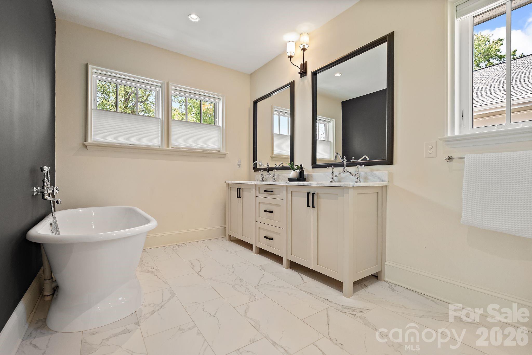2652 Chesterfield Avenue — Charlotte