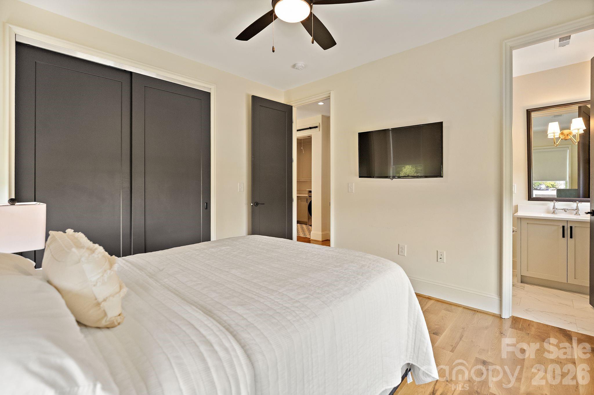 2652 Chesterfield Avenue — Charlotte