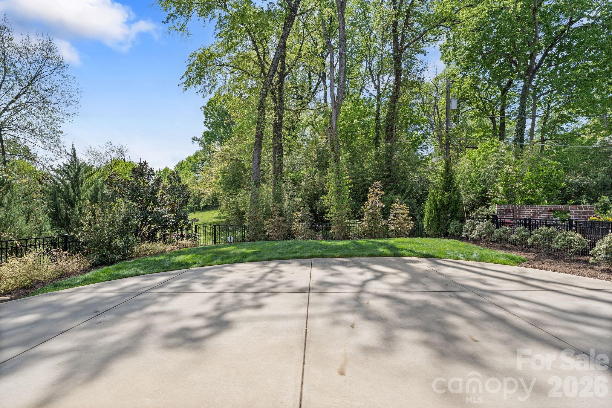 2652 Chesterfield Avenue — Charlotte