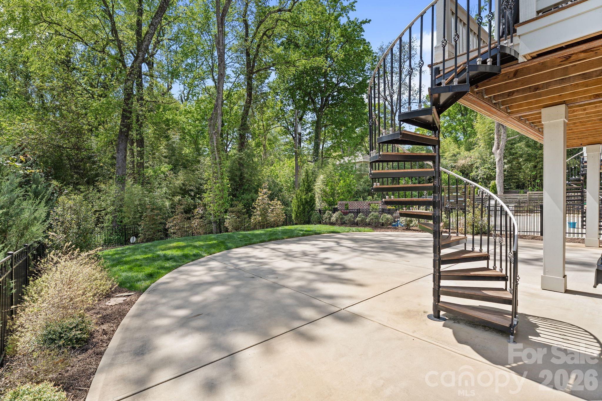 2652 Chesterfield Avenue — Charlotte