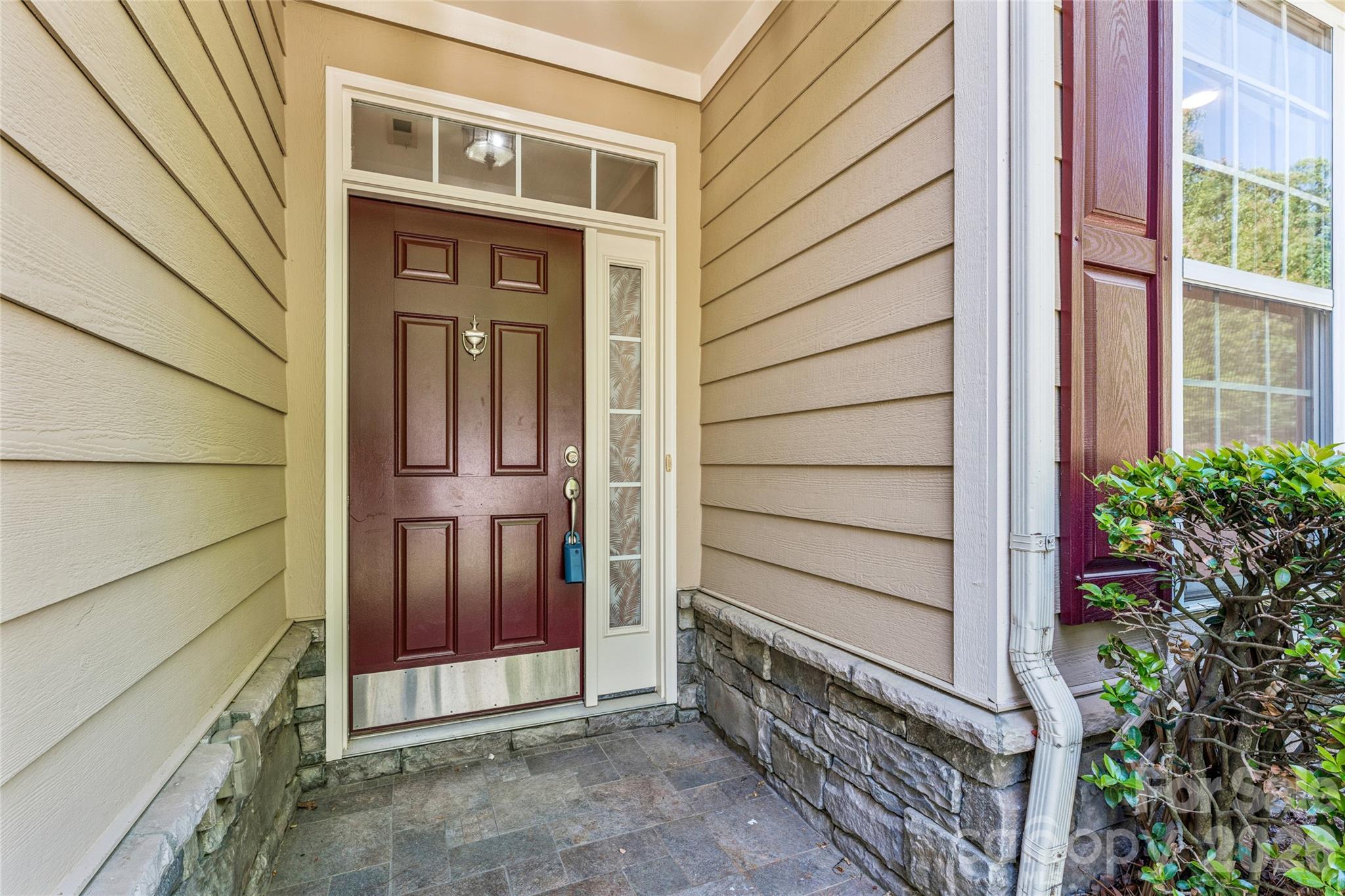 1046 Silver Gull Drive — Tega Cay