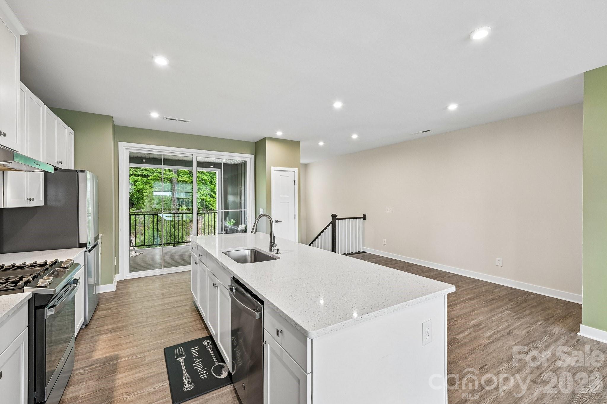 957 Portrush Lane — Tega Cay