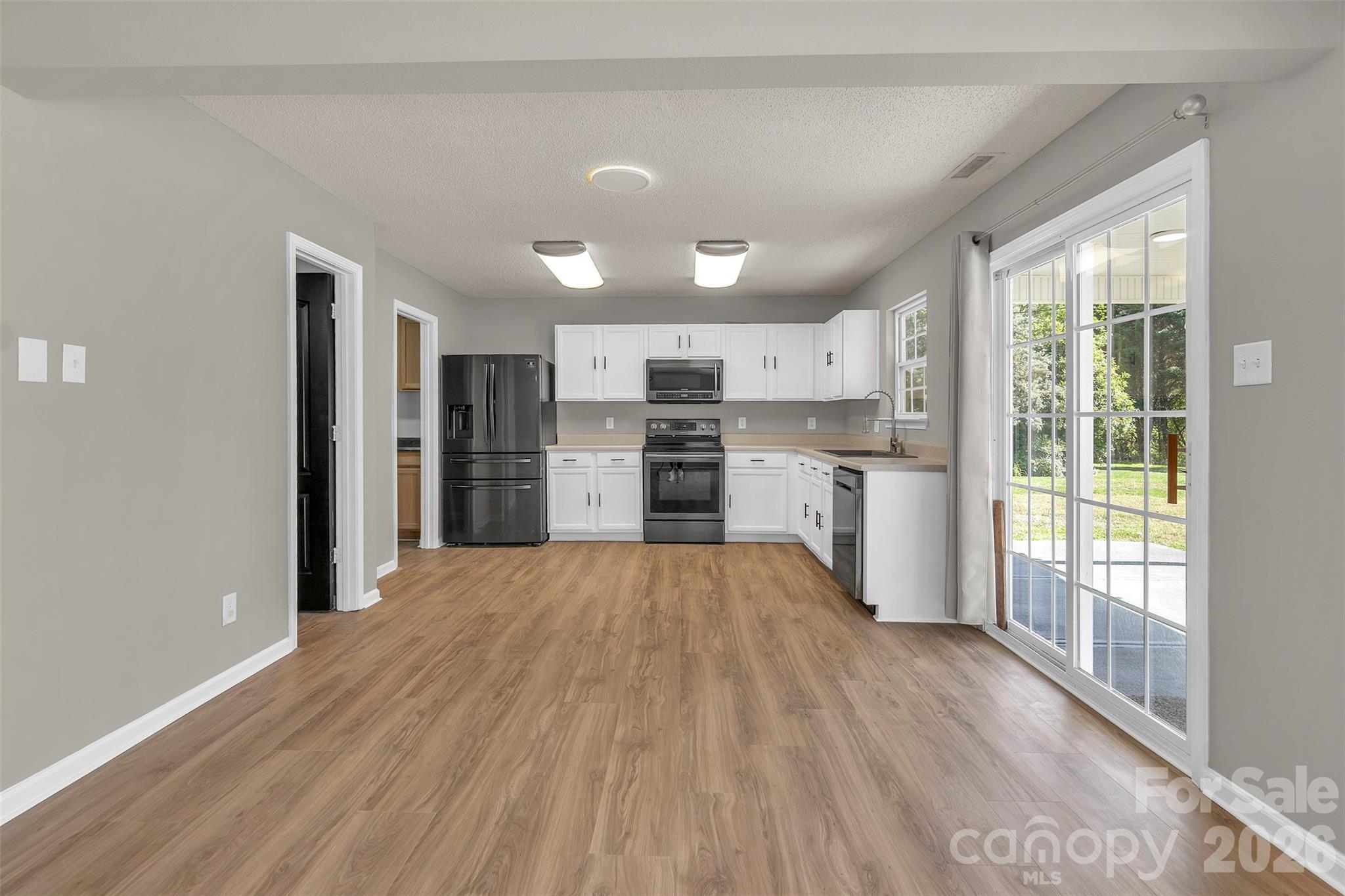 128 Longlea Drive — Clover
