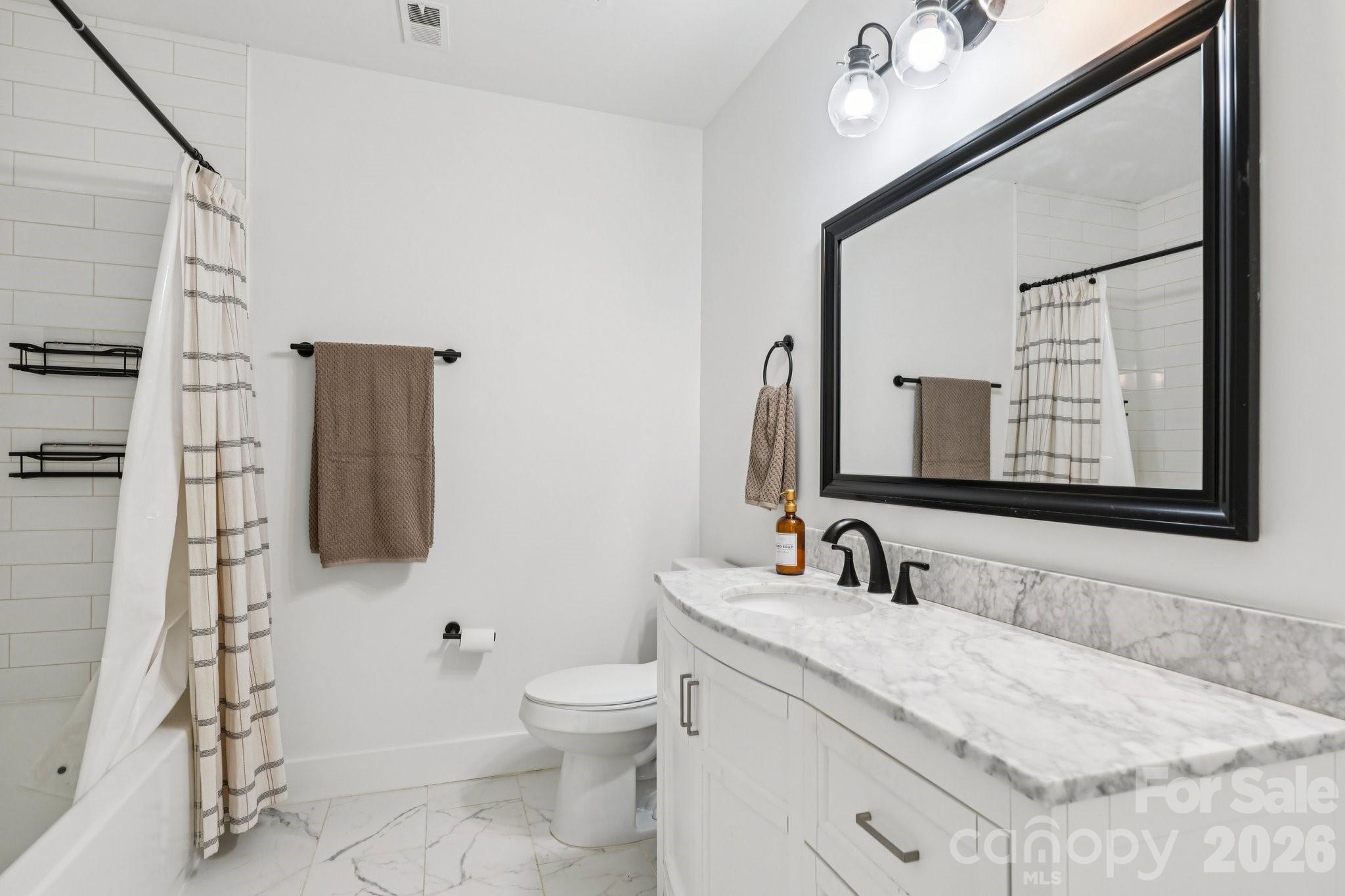 5300 Cheval Place — Charlotte