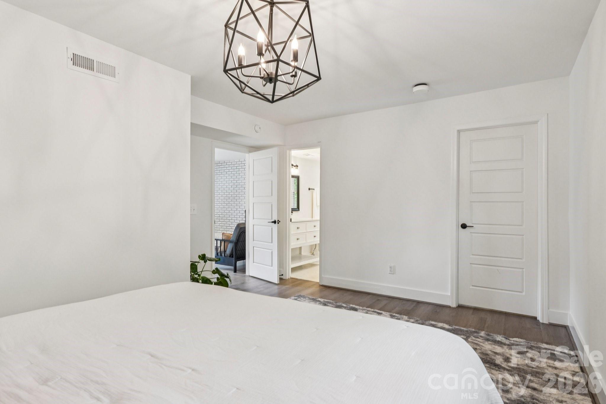 5300 Cheval Place — Charlotte