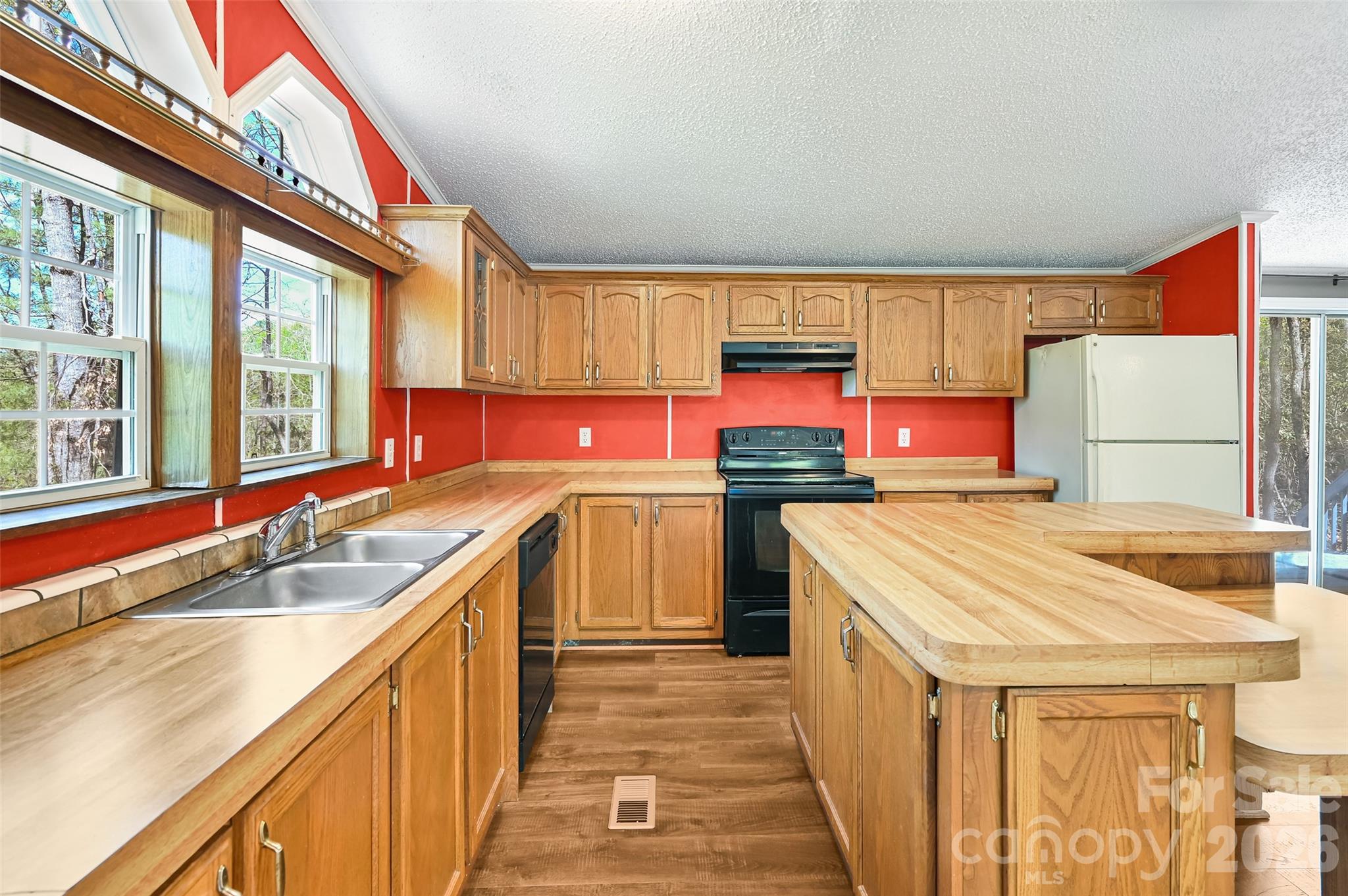98 Fork Ridge Lane — Hendersonville
