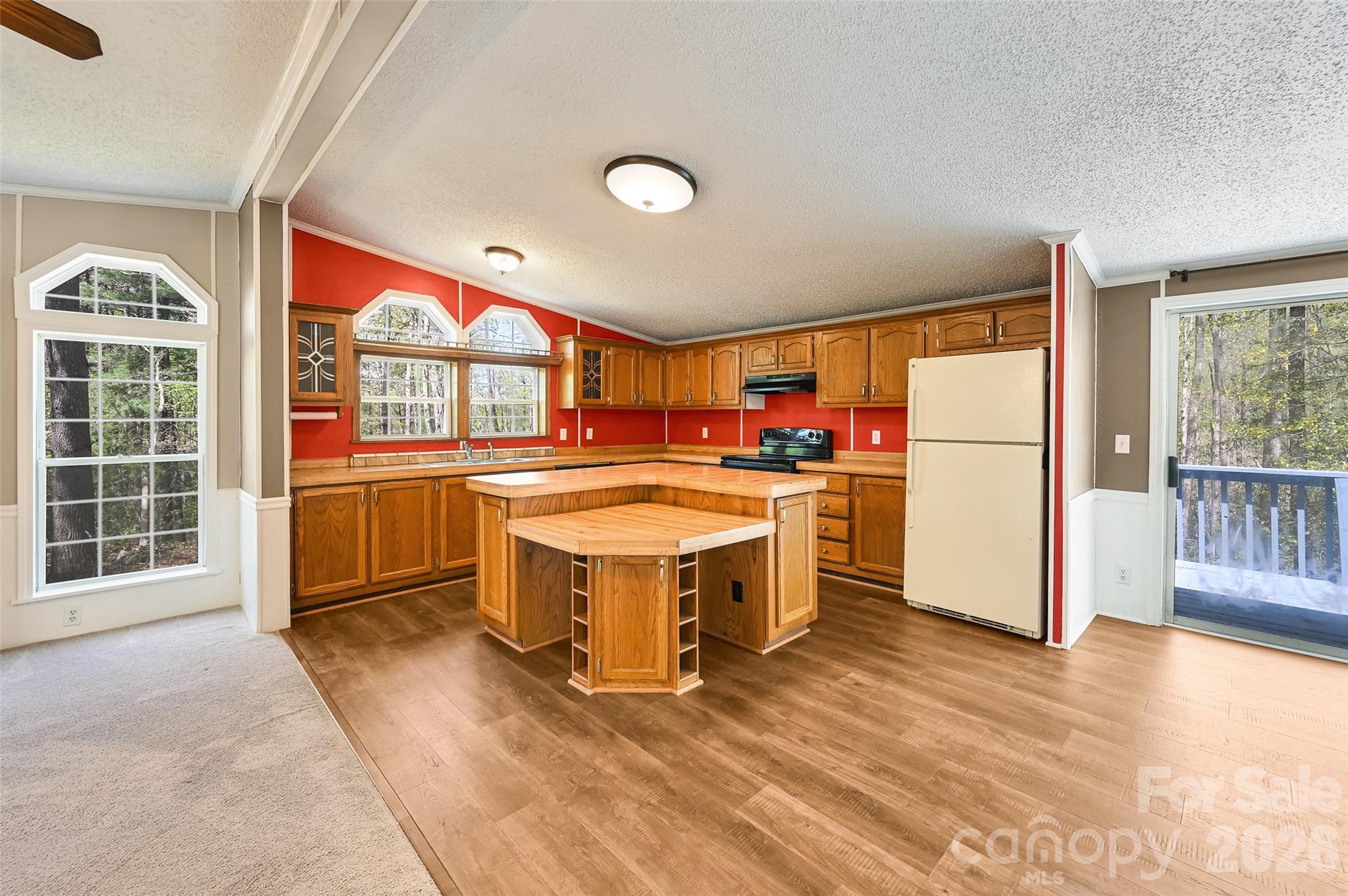 98 Fork Ridge Lane — Hendersonville